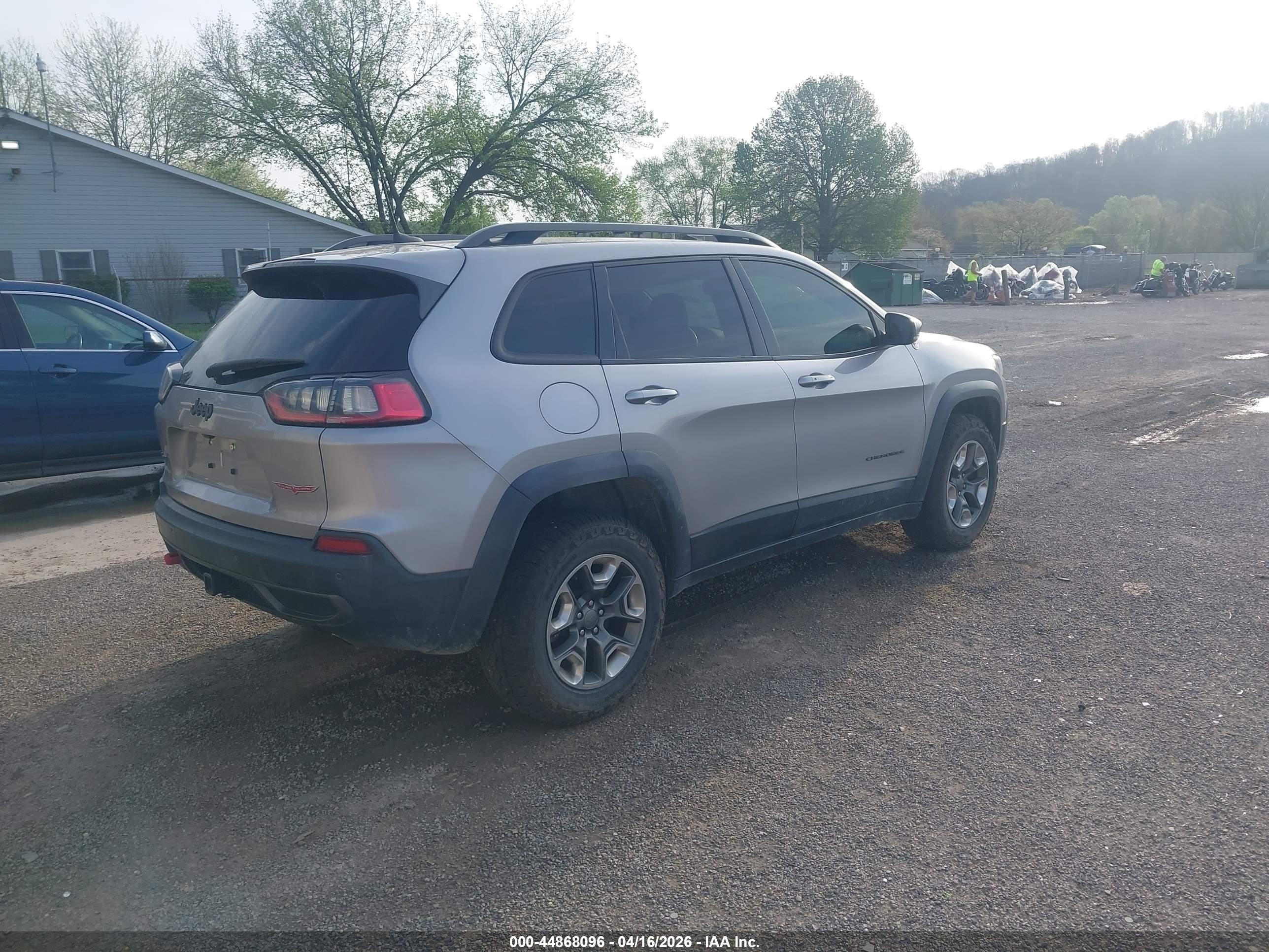 JEEP CHEROKEE image 4