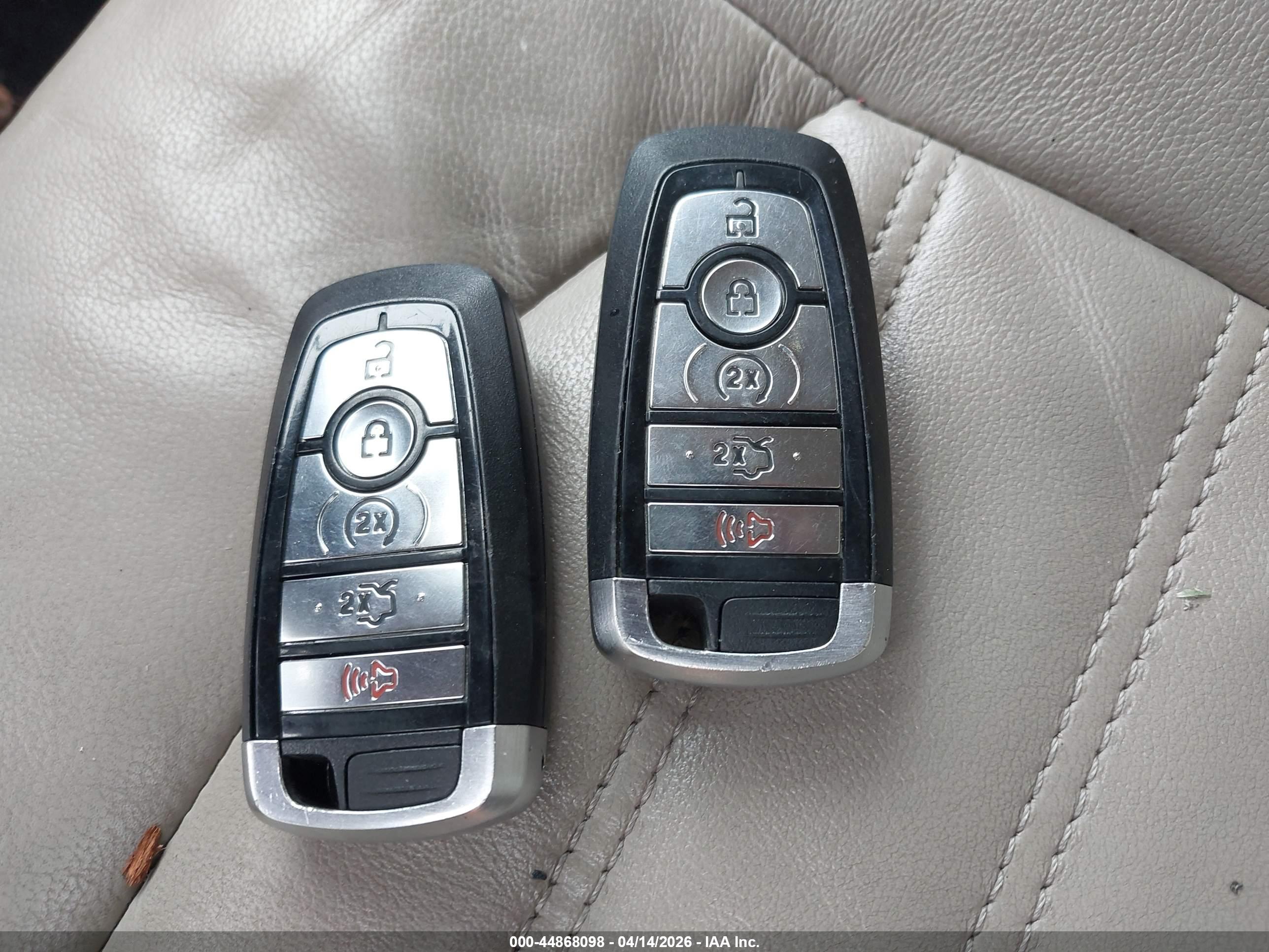 FORD FUSION image 11