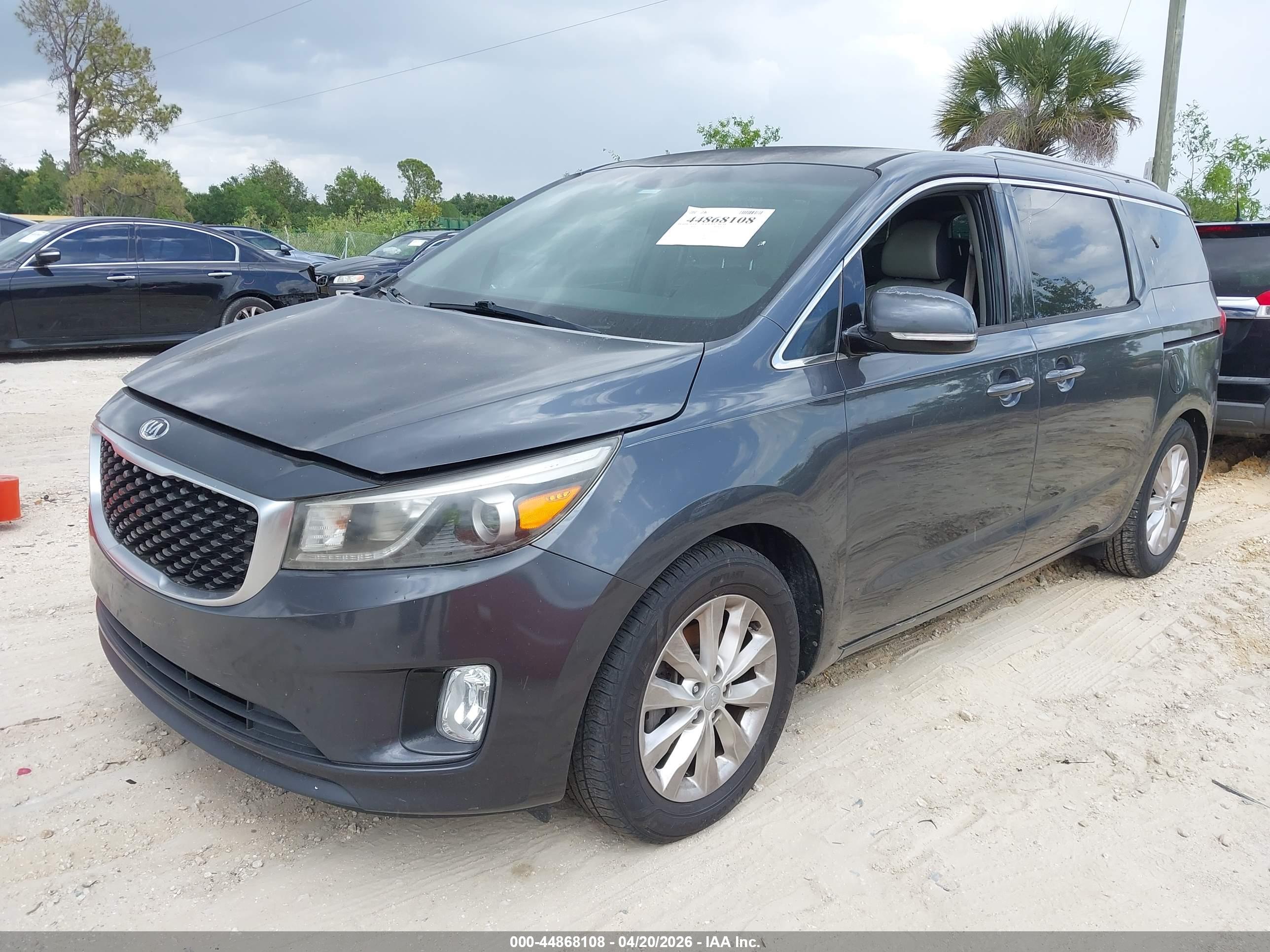 KIA SEDONA image 2