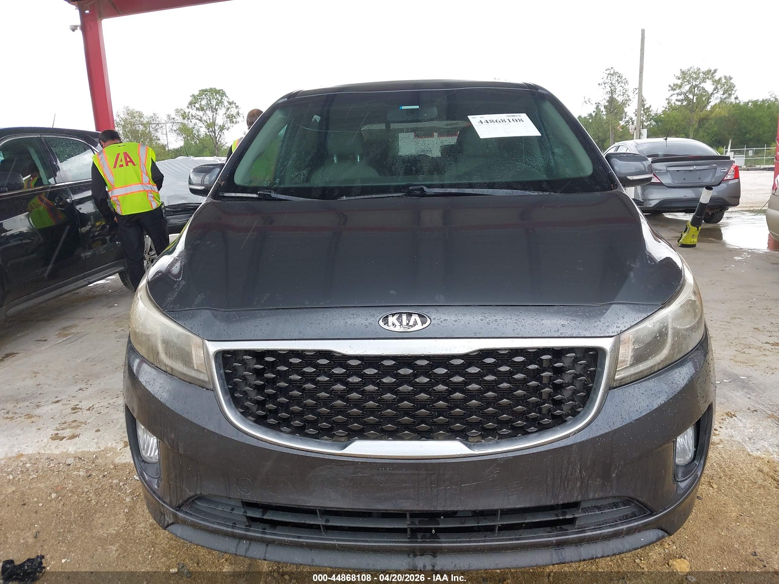 KIA SEDONA image 6