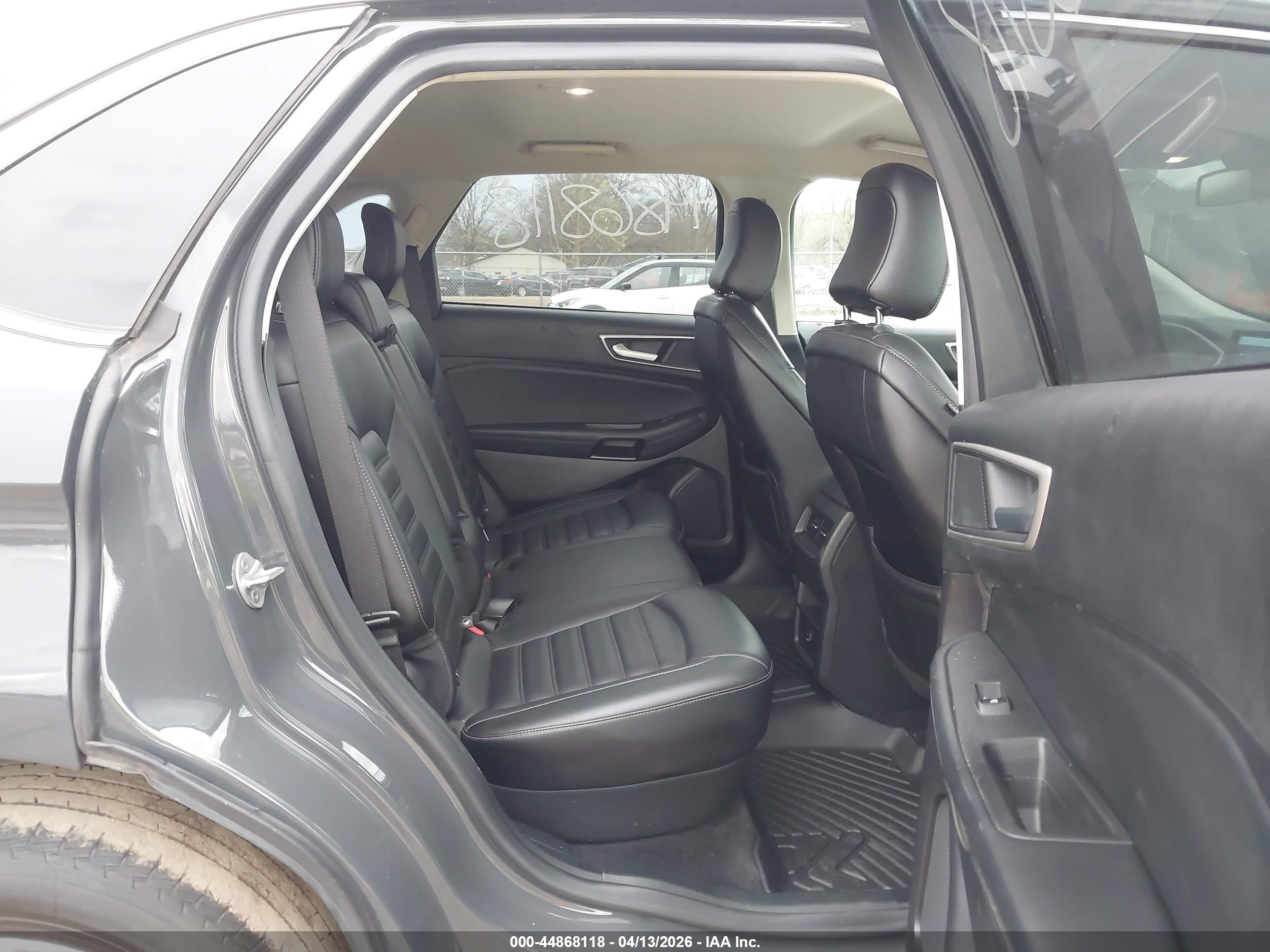 FORD EDGE image 8