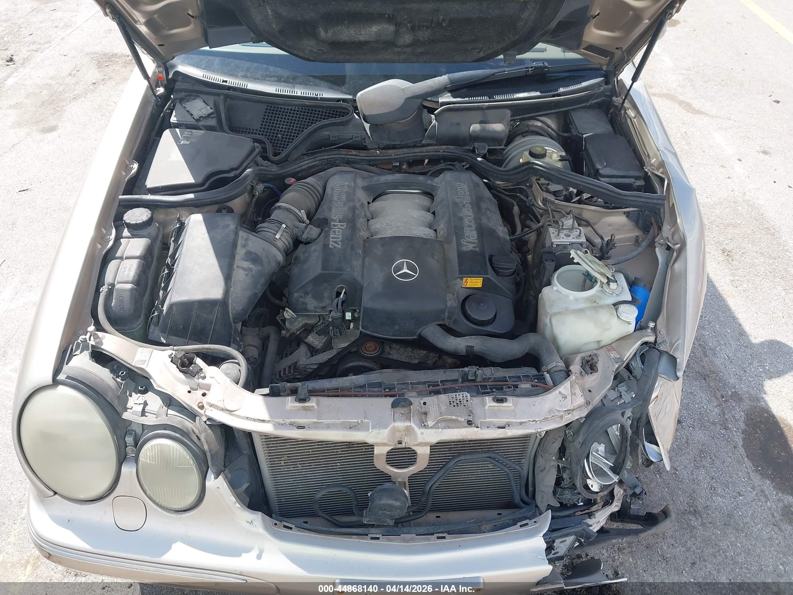 MERCEDES-BENZ E image 10