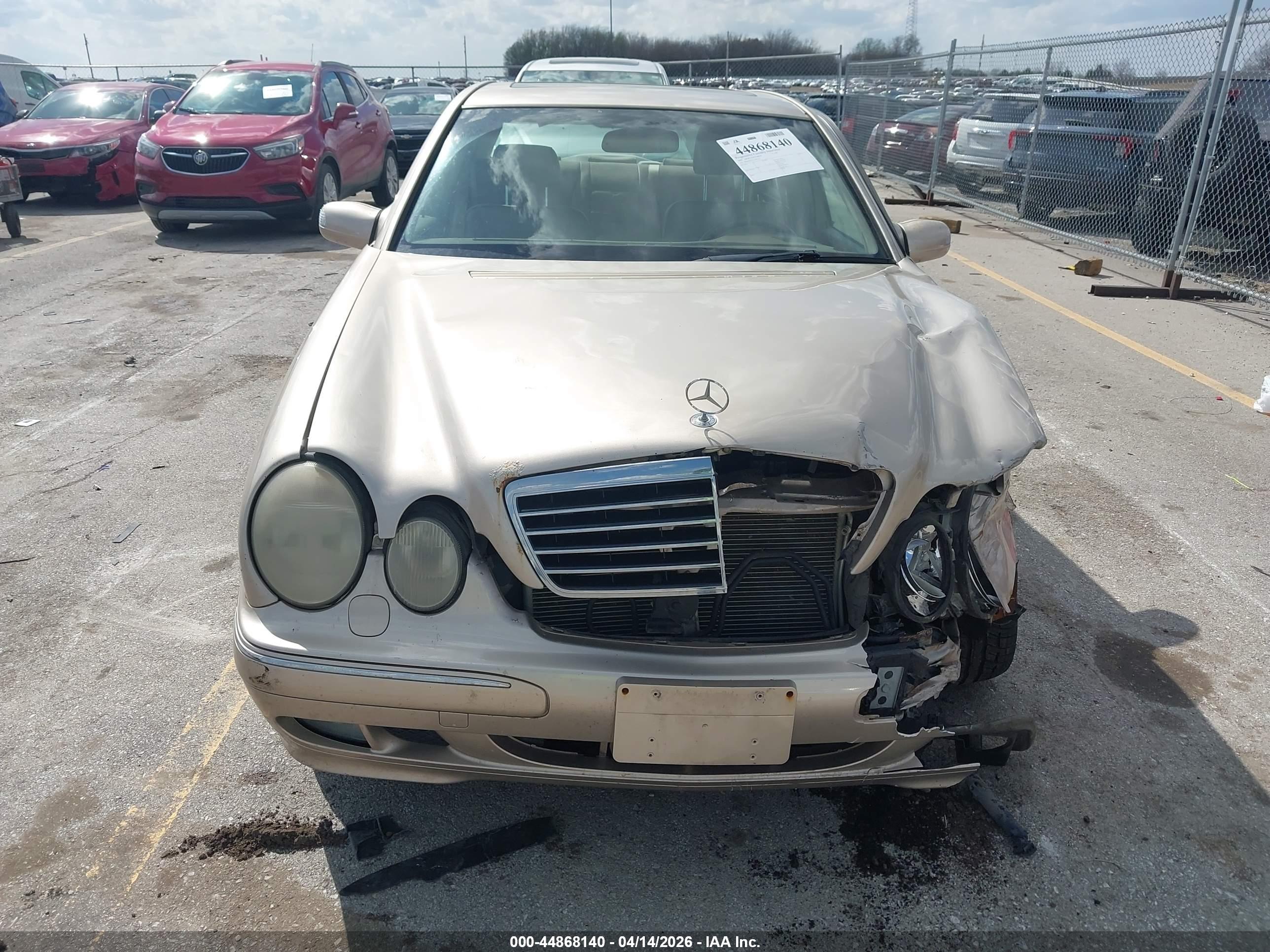 MERCEDES-BENZ E image 6
