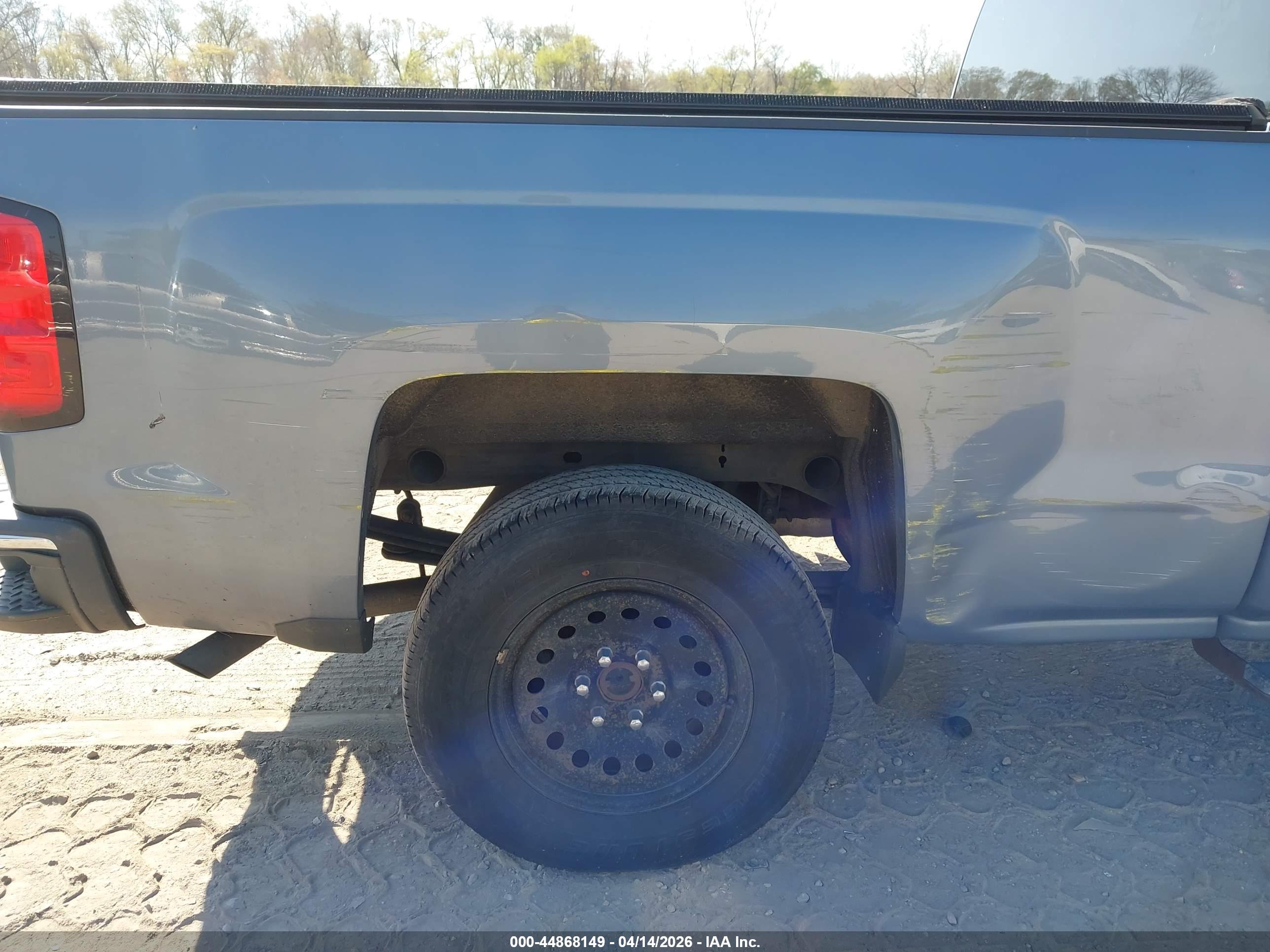 CHEVROLET SILVERADO image 6
