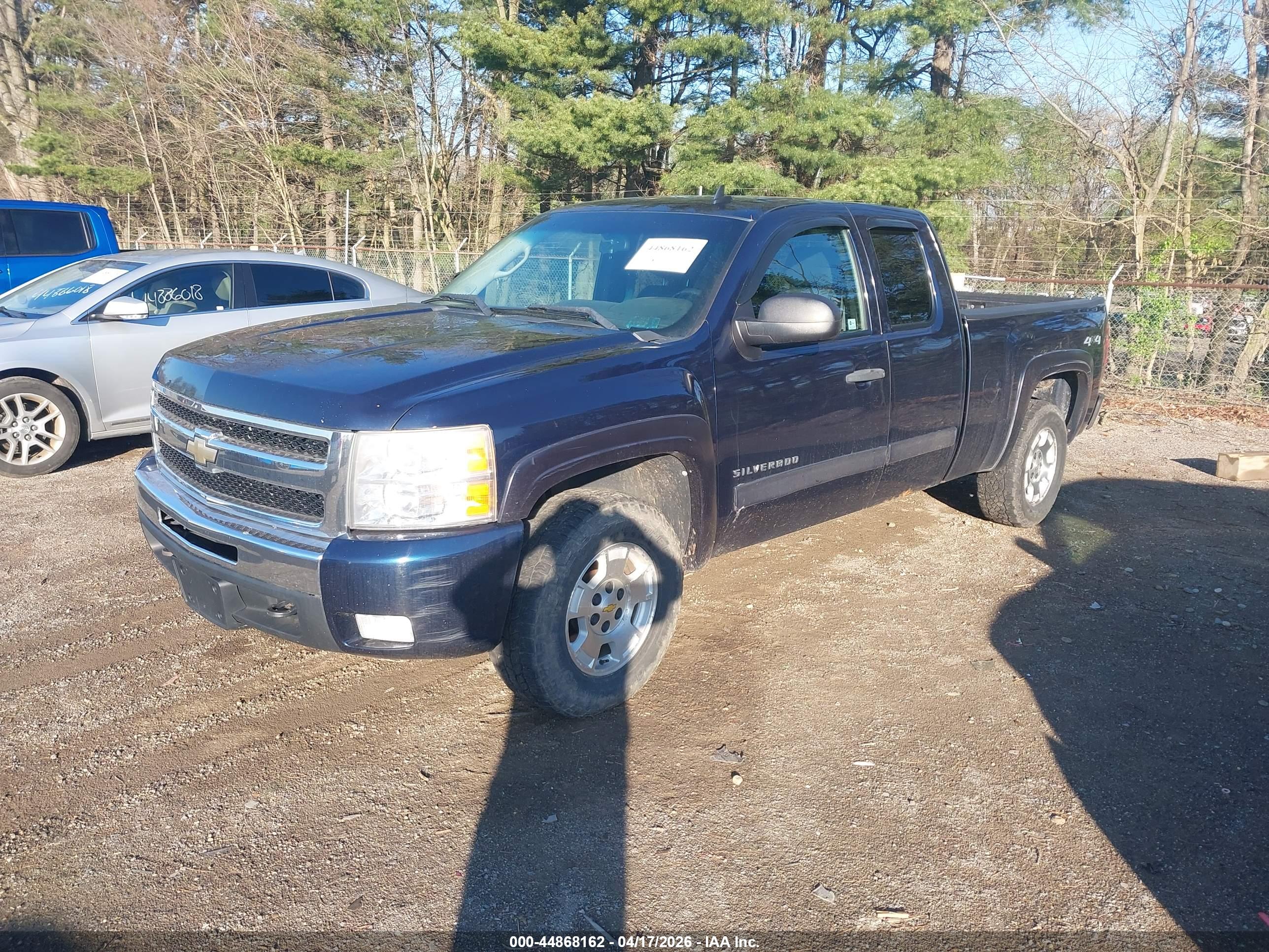 CHEVROLET SILVERADO image 2