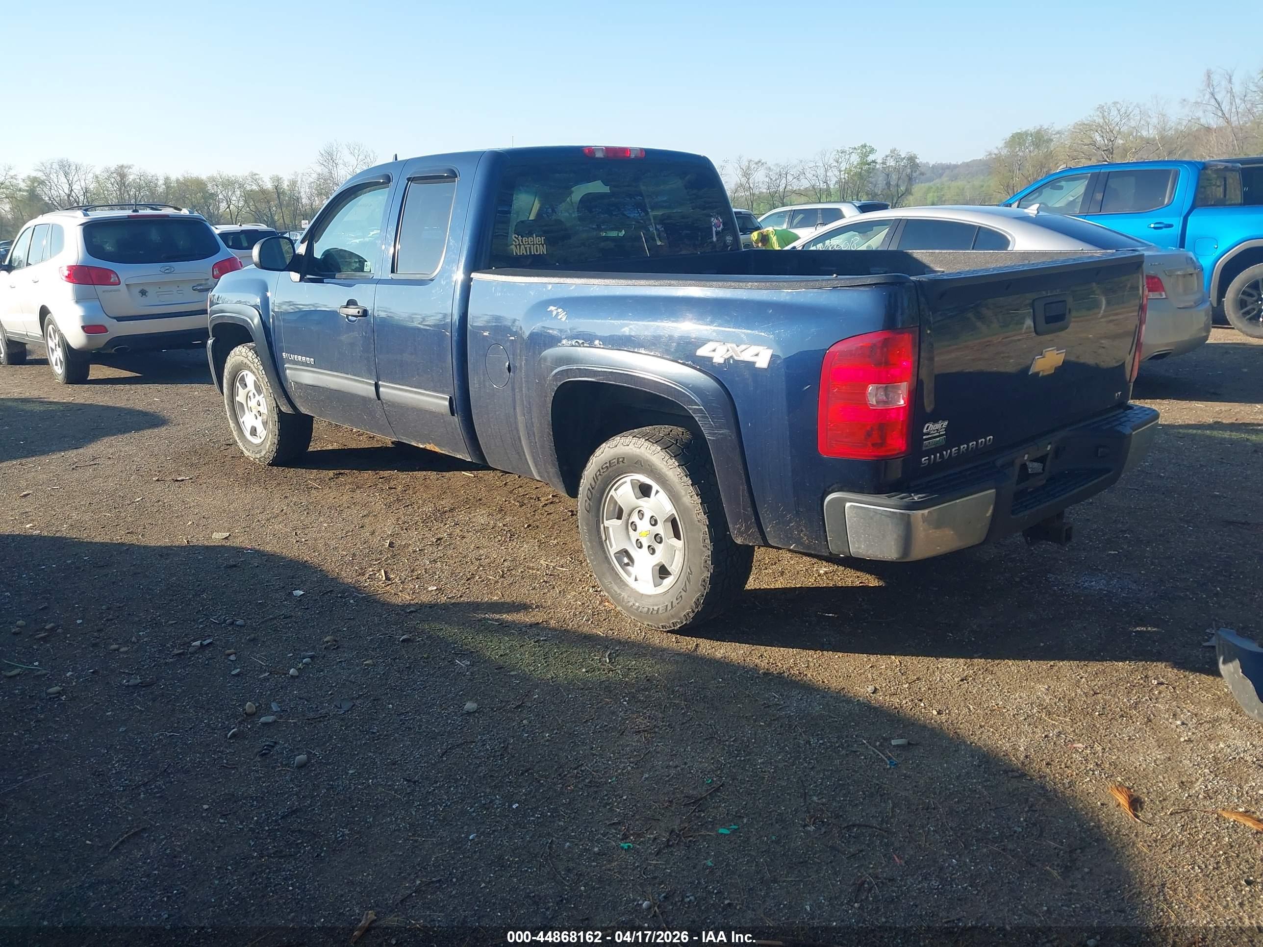 CHEVROLET SILVERADO image 3