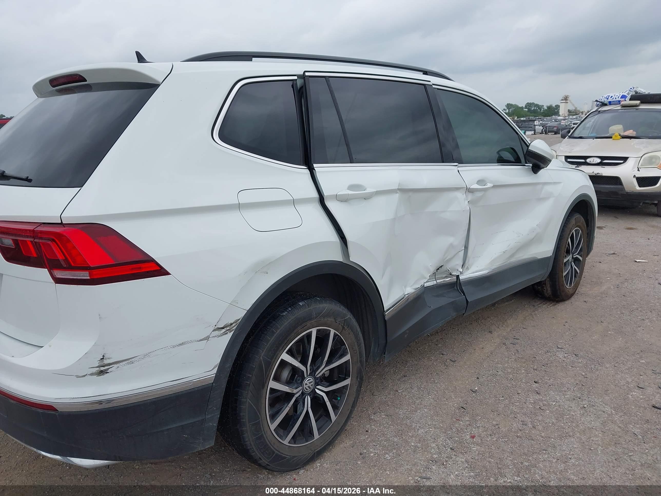 VOLKSWAGEN TIGUAN image 6