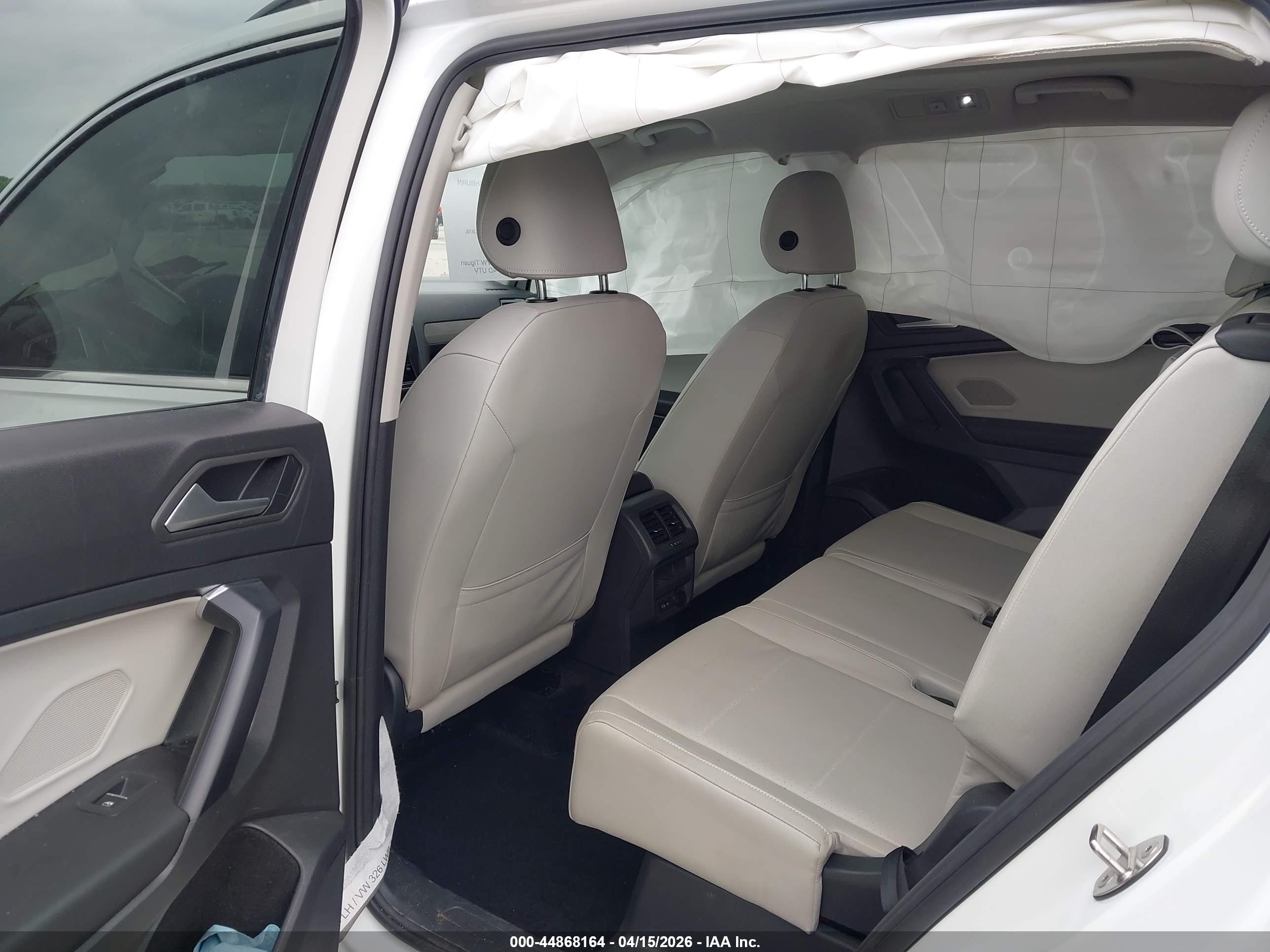 VOLKSWAGEN TIGUAN image 8