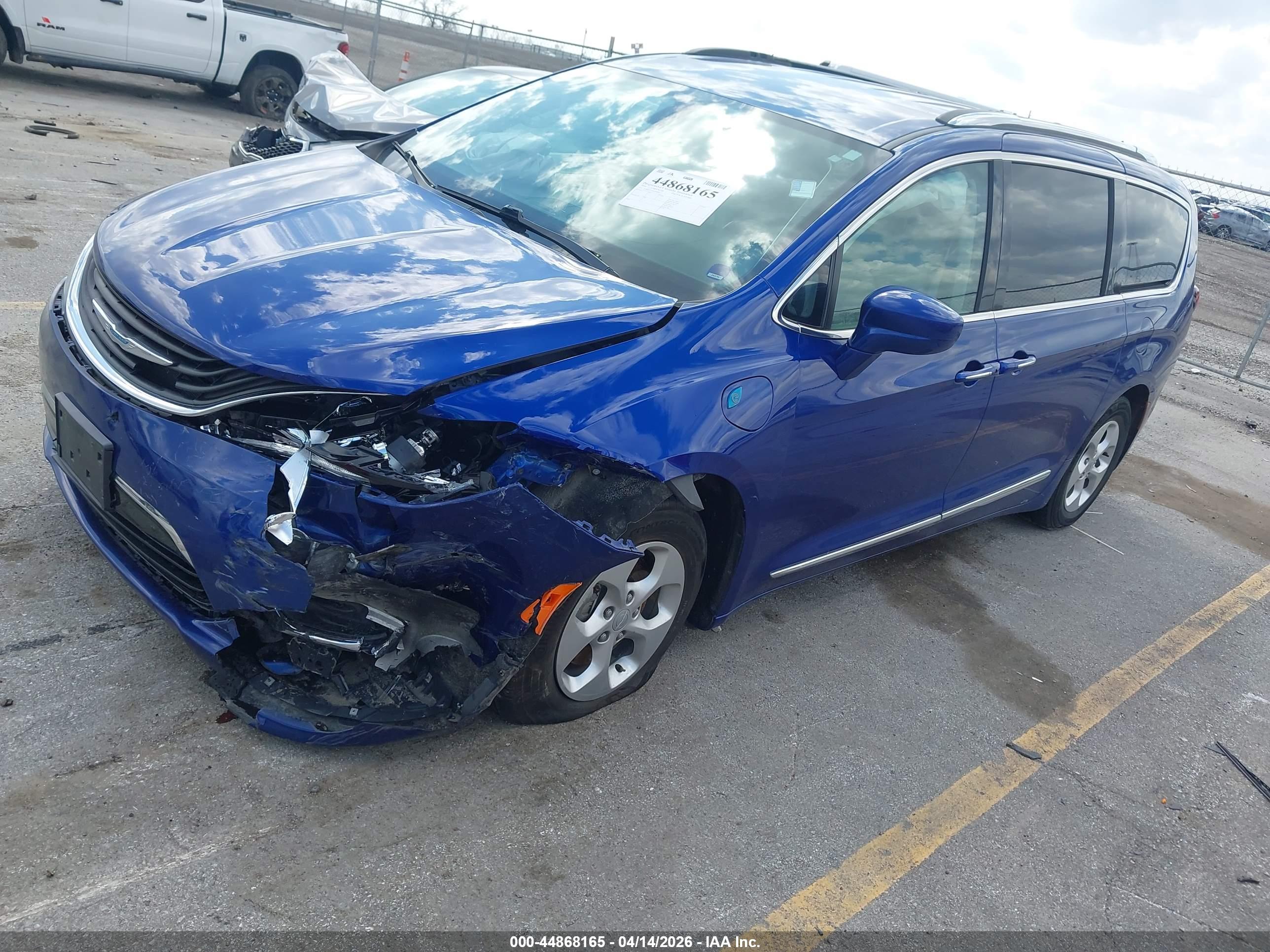 CHRYSLER PACIFICA image 2