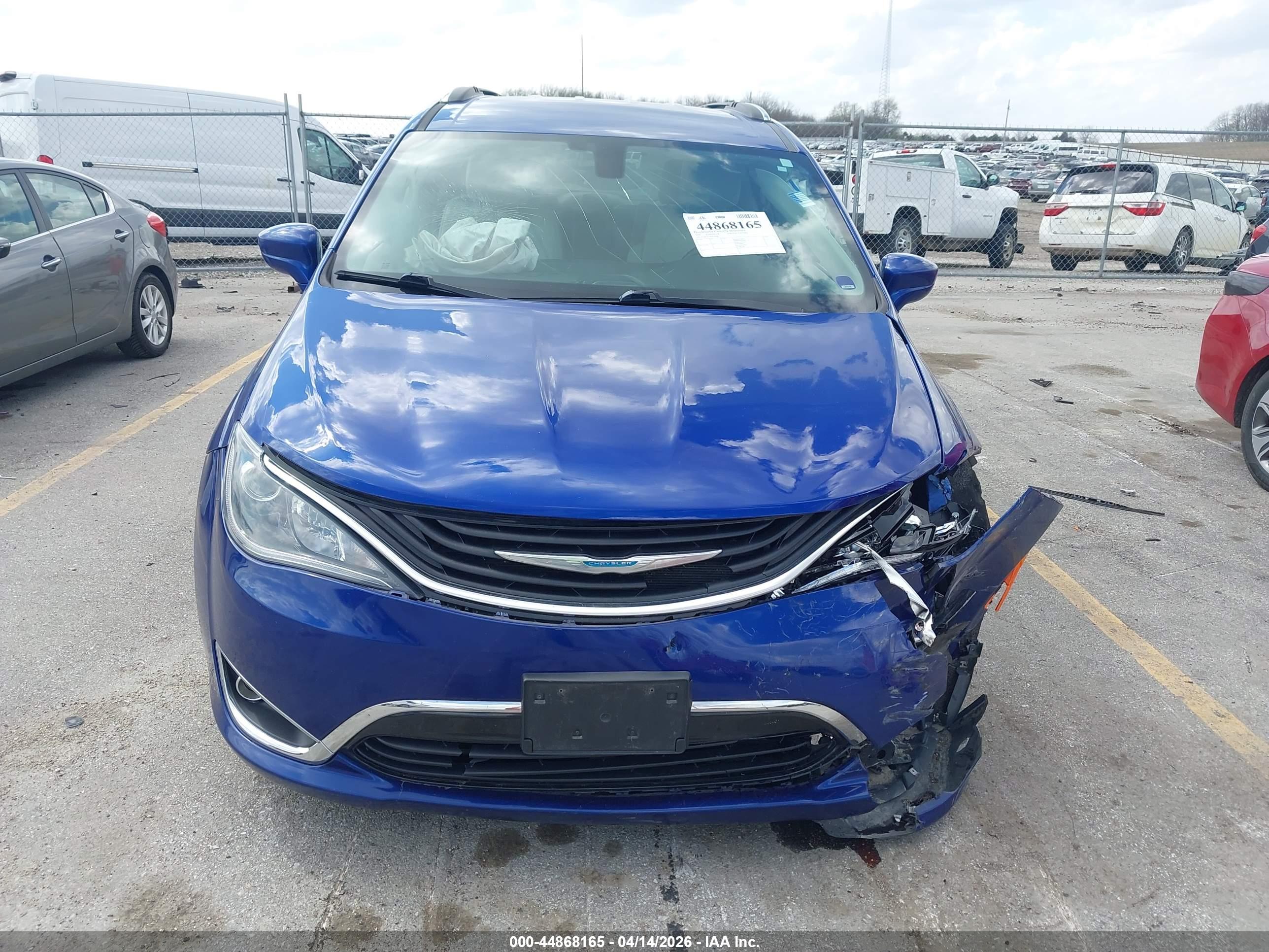 CHRYSLER PACIFICA image 6