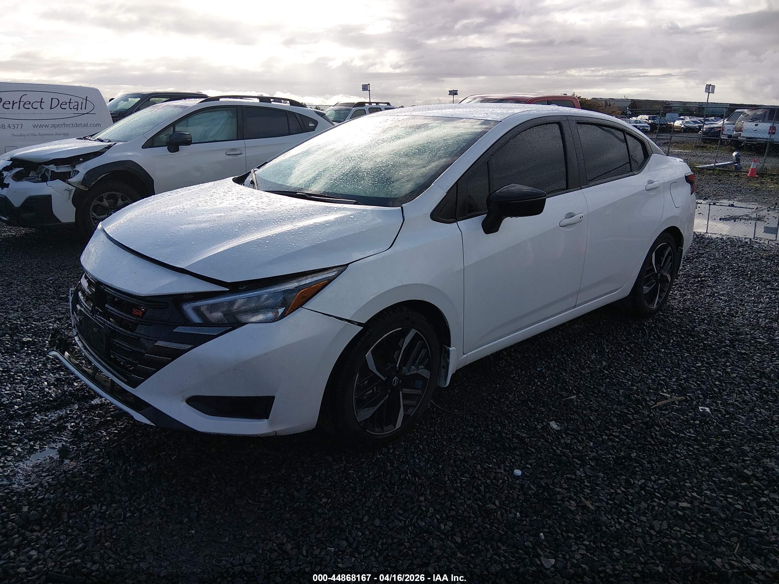 NISSAN VERSA image 2