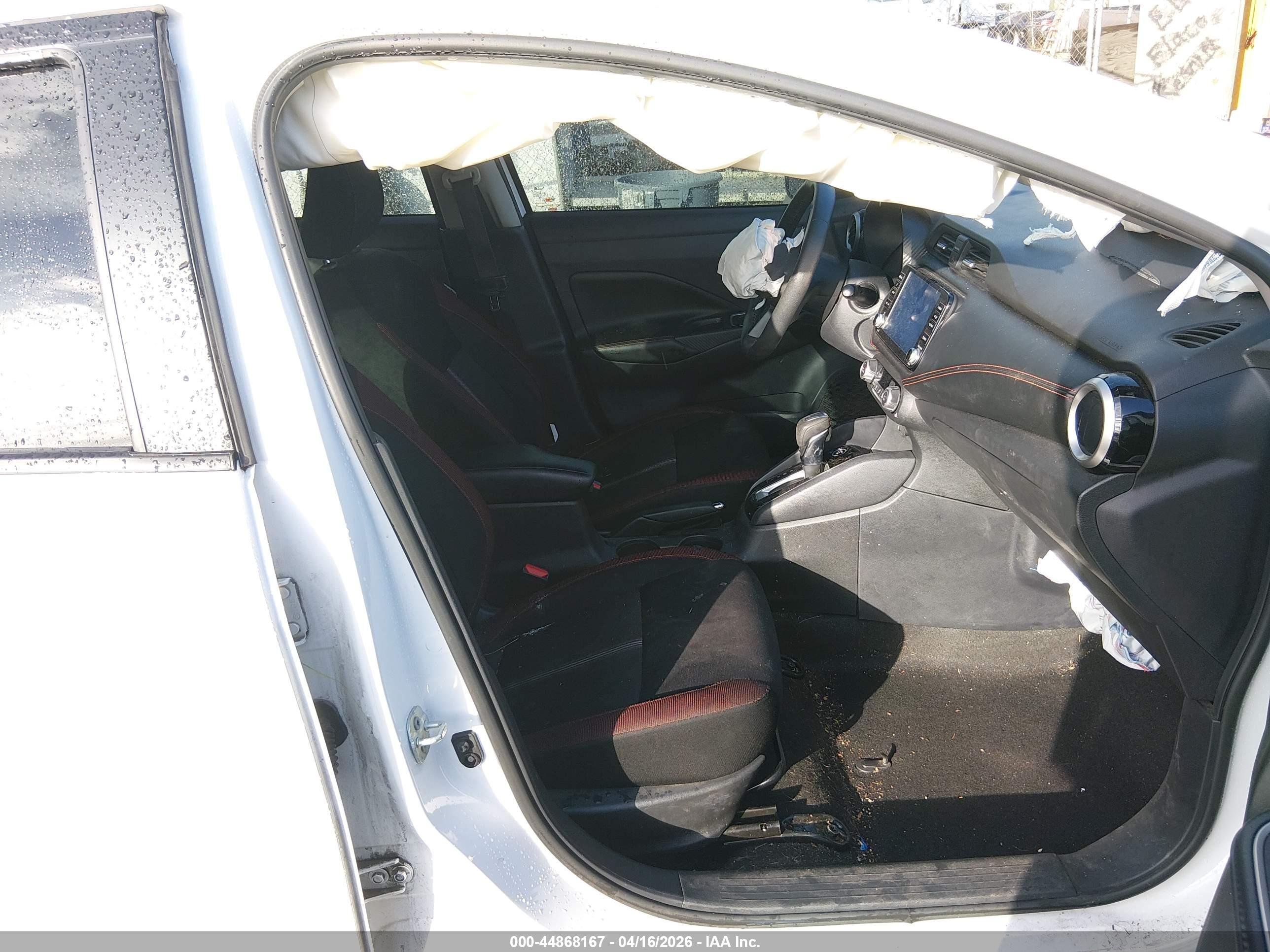 NISSAN VERSA image 5