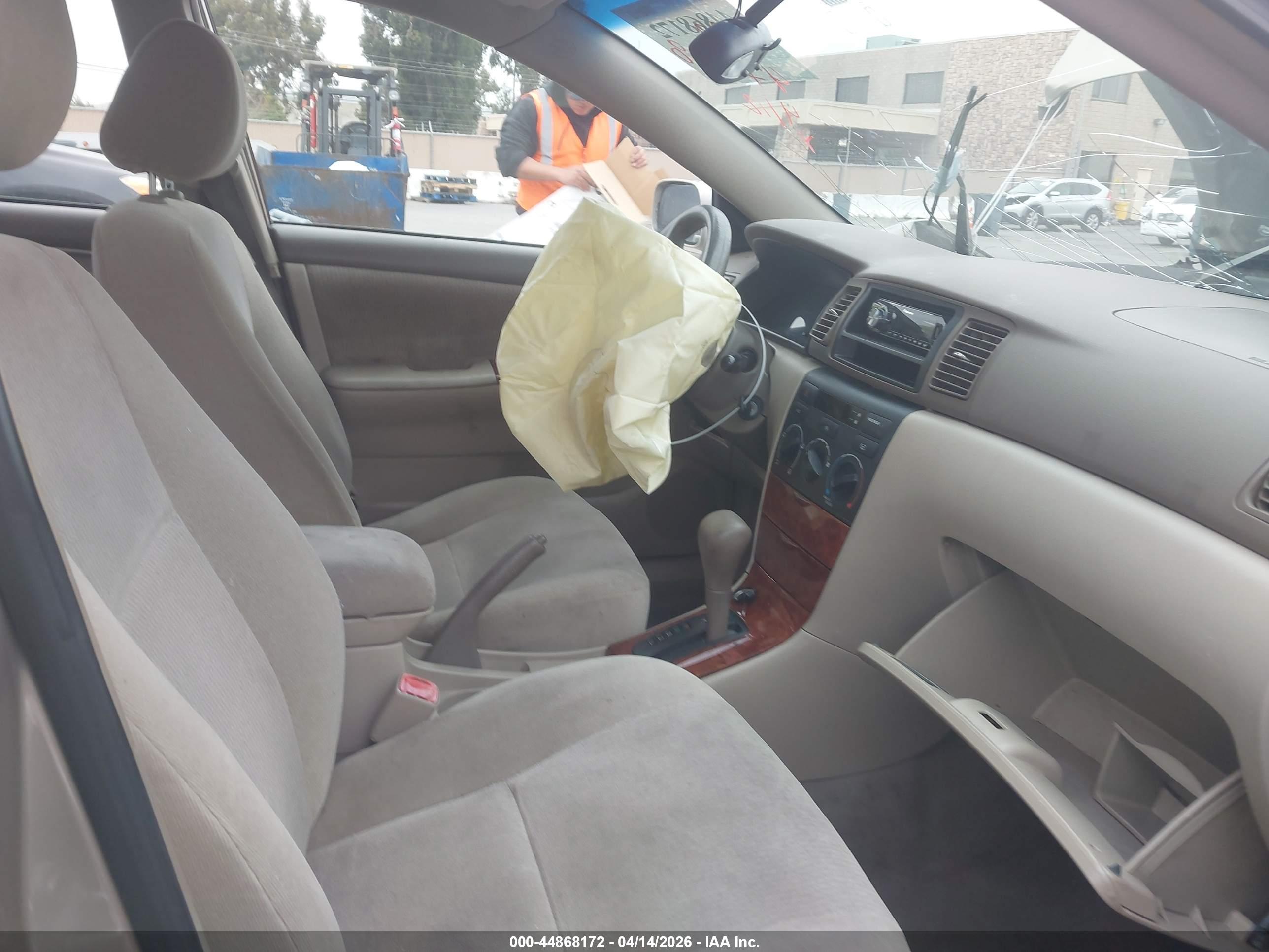 TOYOTA COROLLA image 5