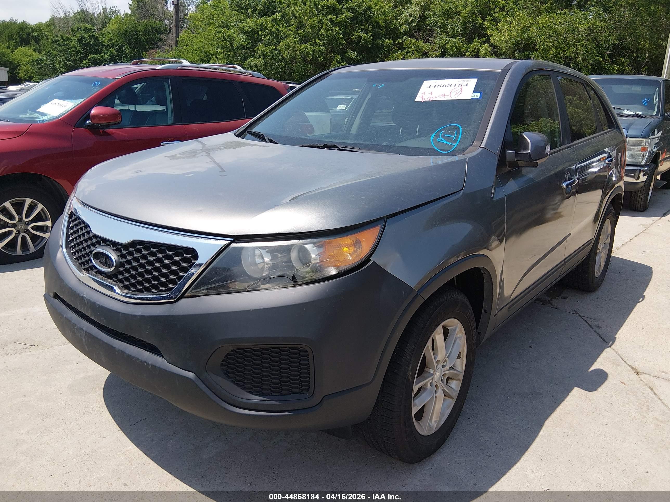 KIA SORENTO image 2