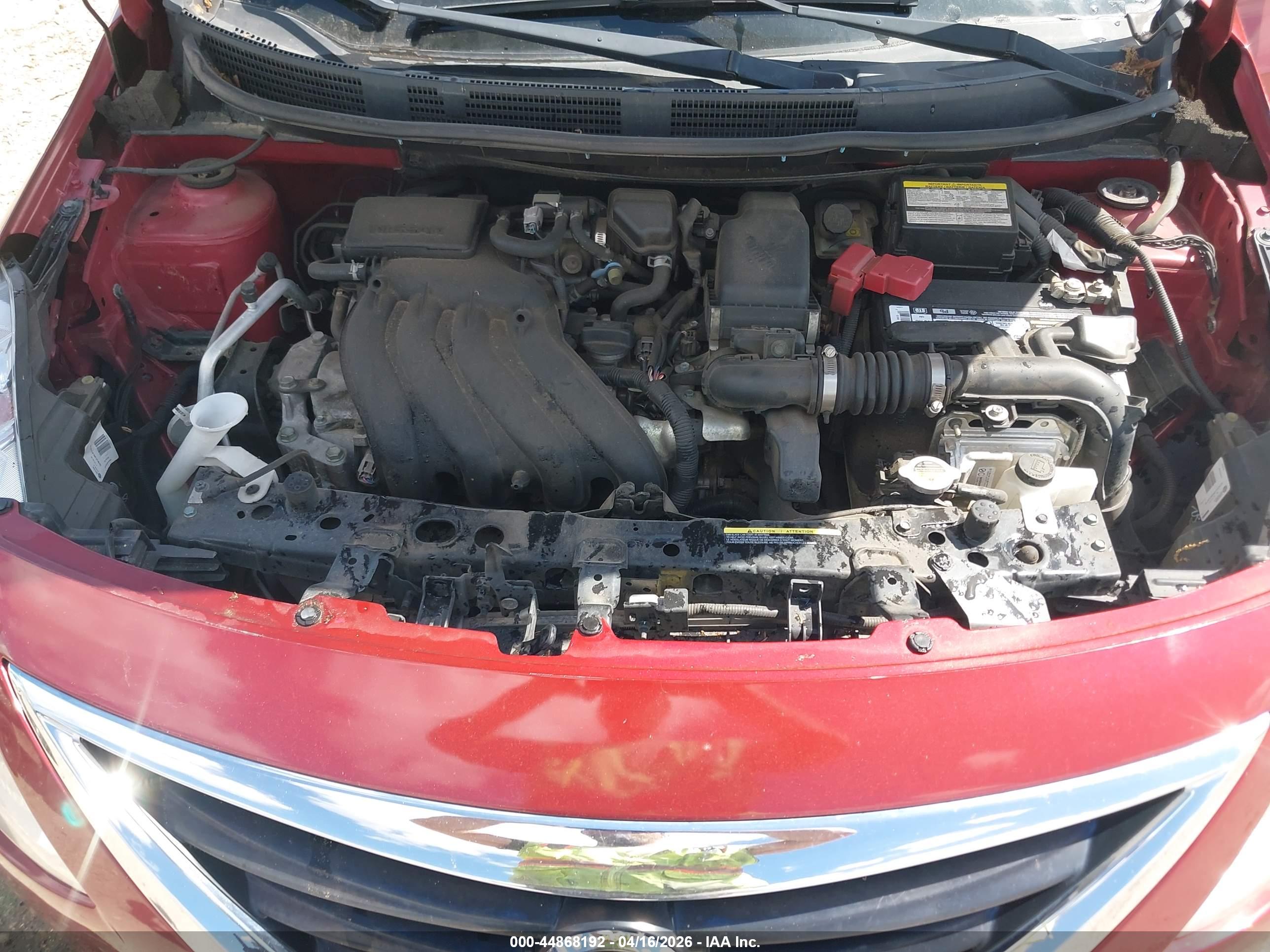 NISSAN VERSA image 10