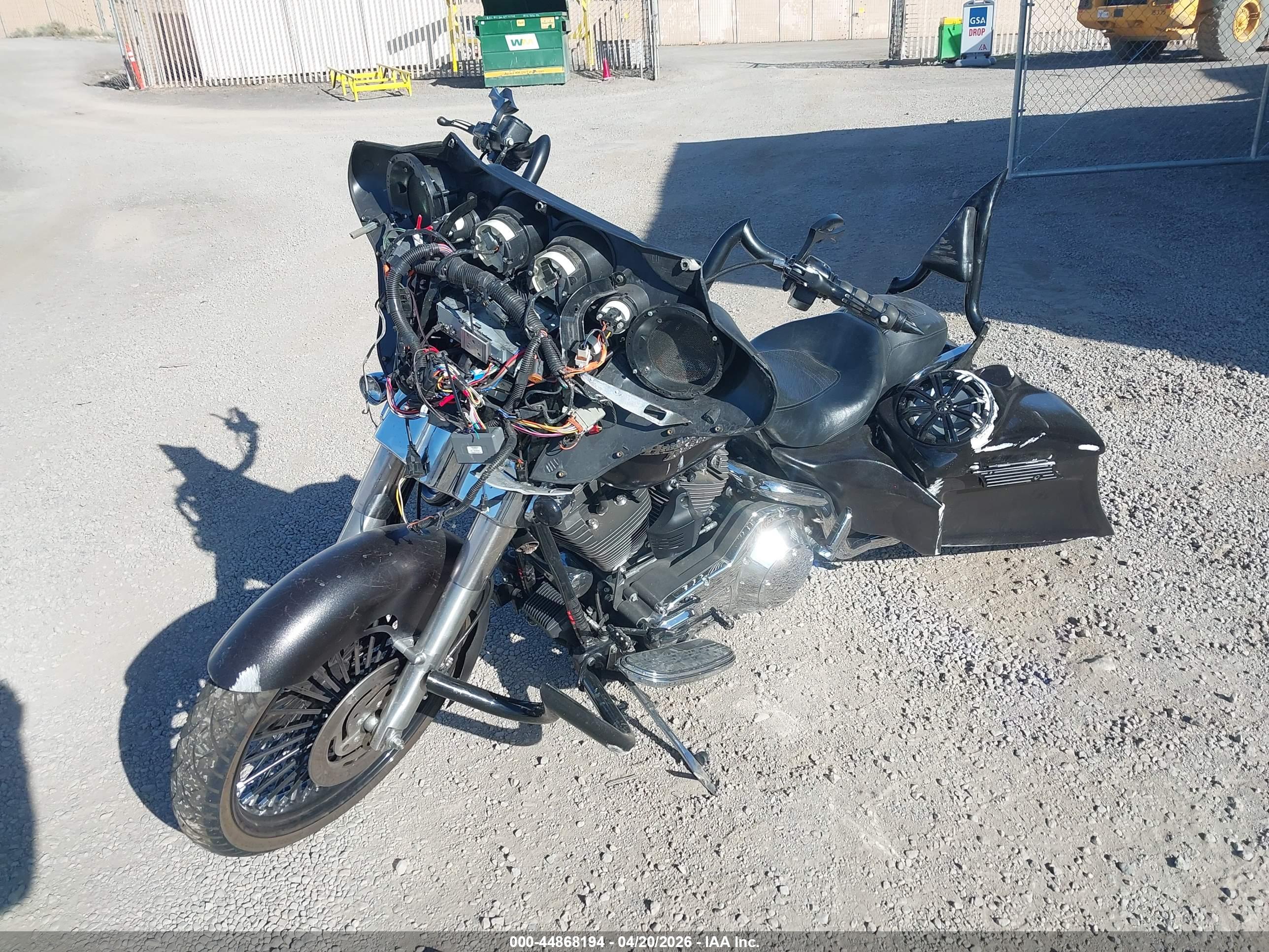 HARLEY-DAVIDSON FLHX image 2