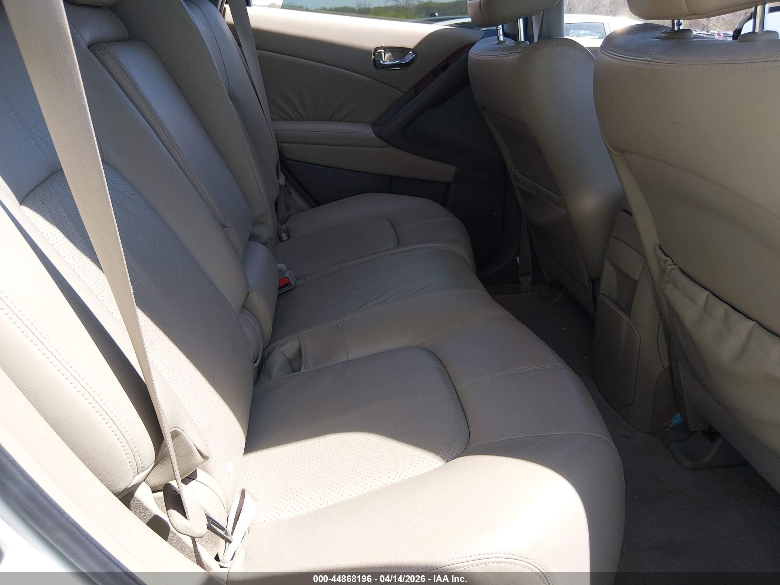 NISSAN MURANO image 8