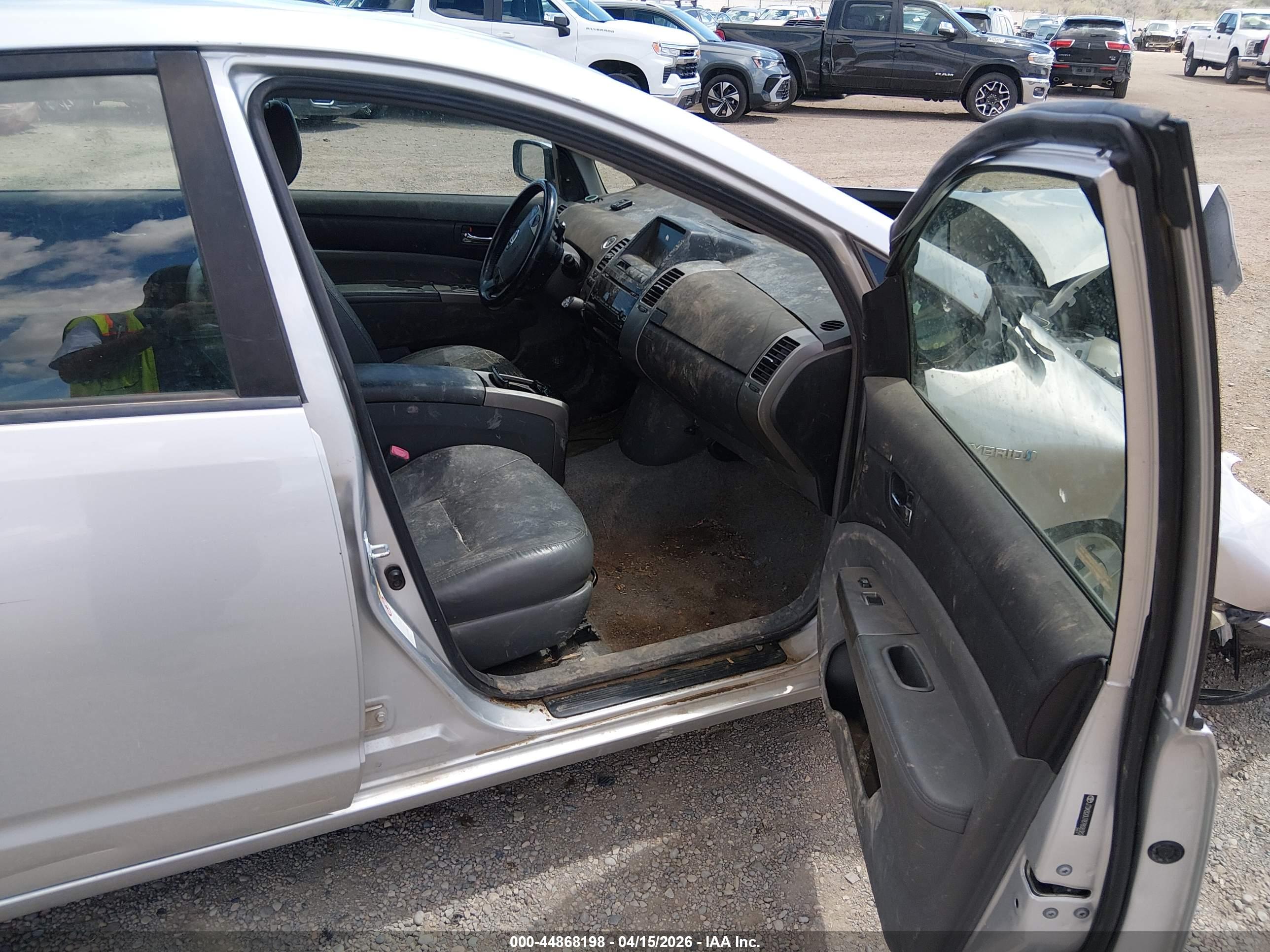 TOYOTA PRIUS image 5