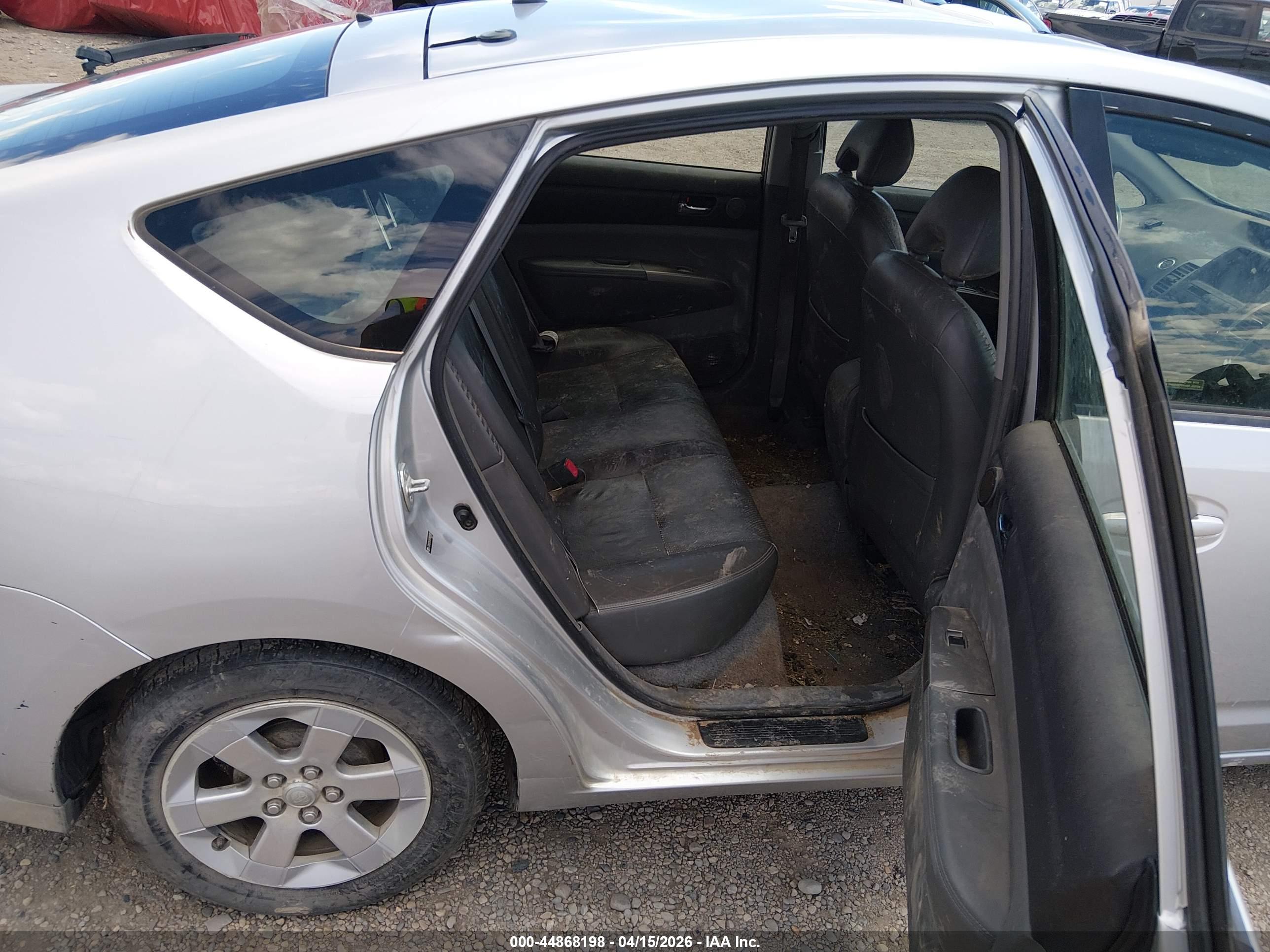 TOYOTA PRIUS image 8