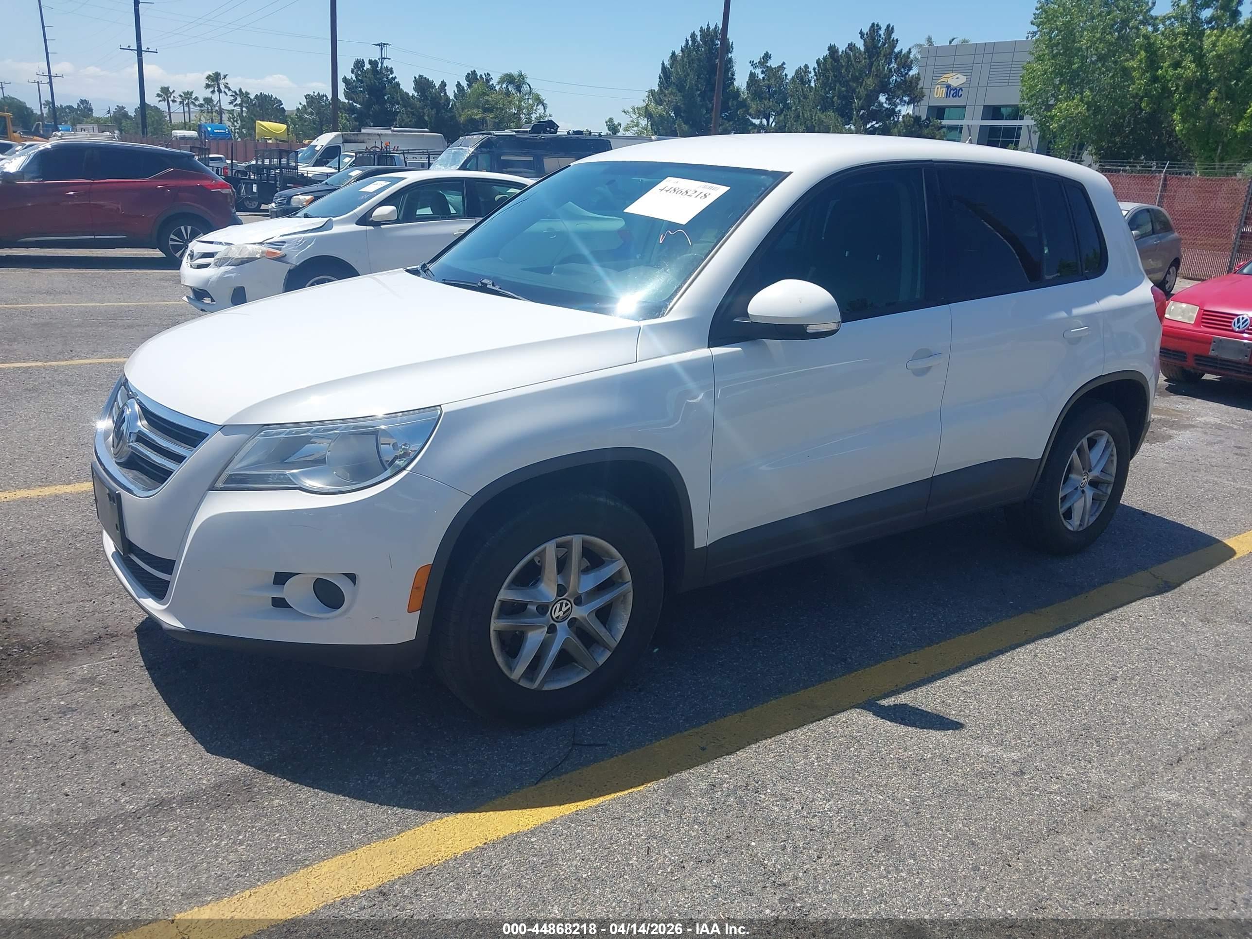 VOLKSWAGEN TIGUAN image 2
