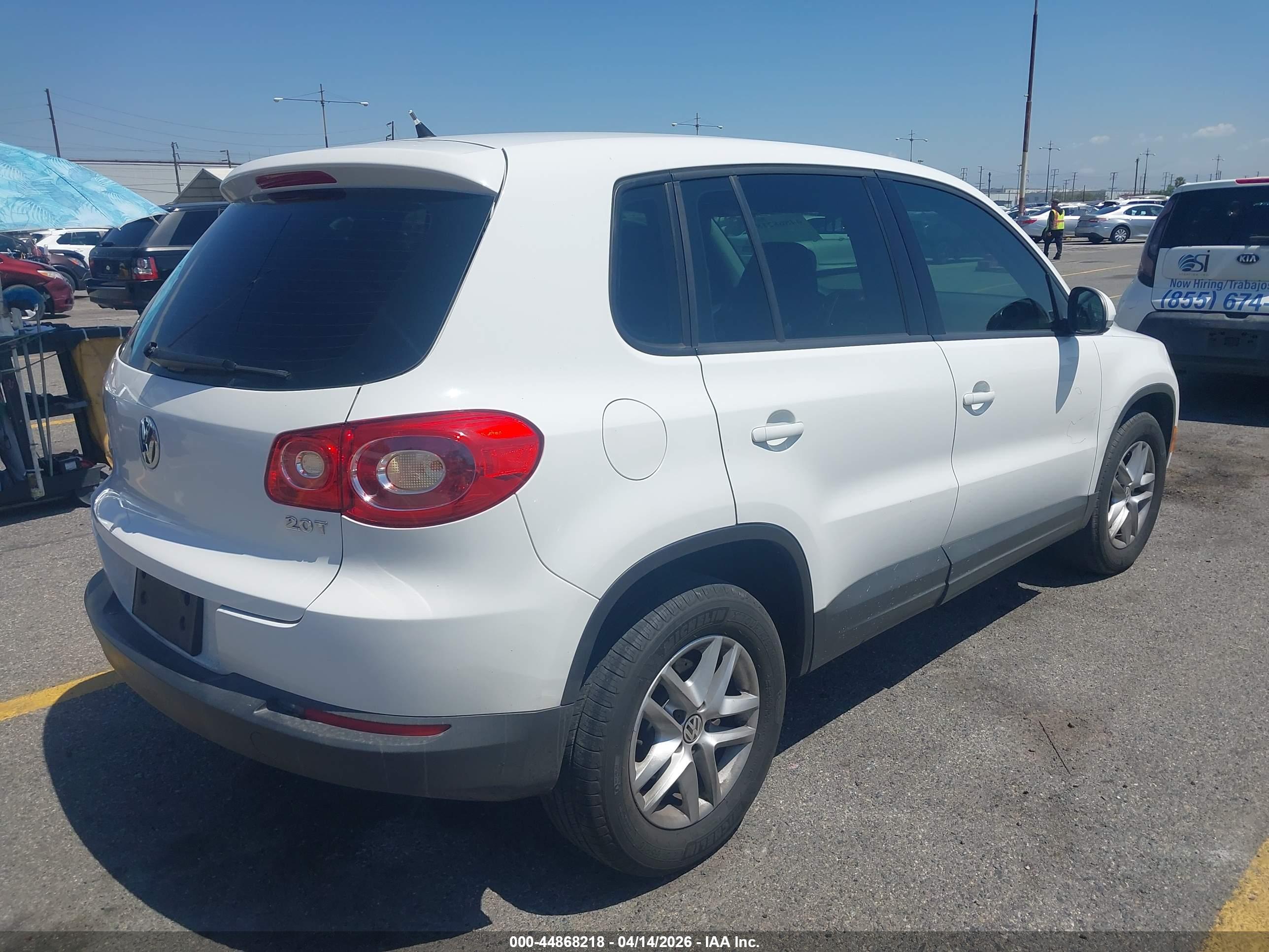 VOLKSWAGEN TIGUAN image 4