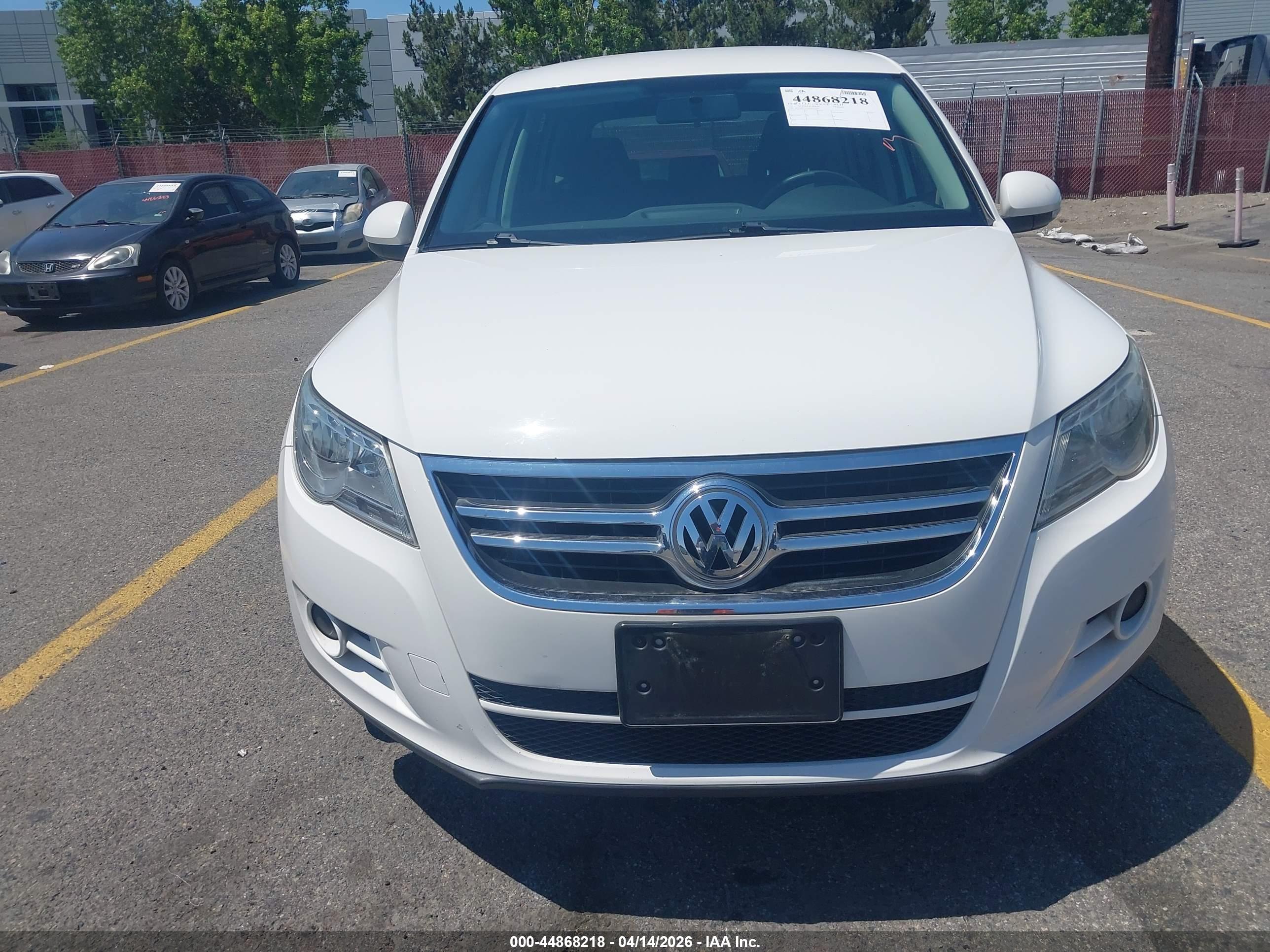 VOLKSWAGEN TIGUAN image 6