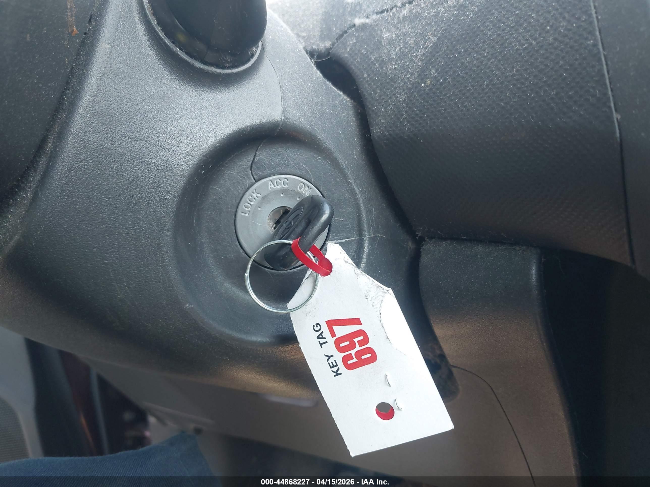 TOYOTA YARIS image 11