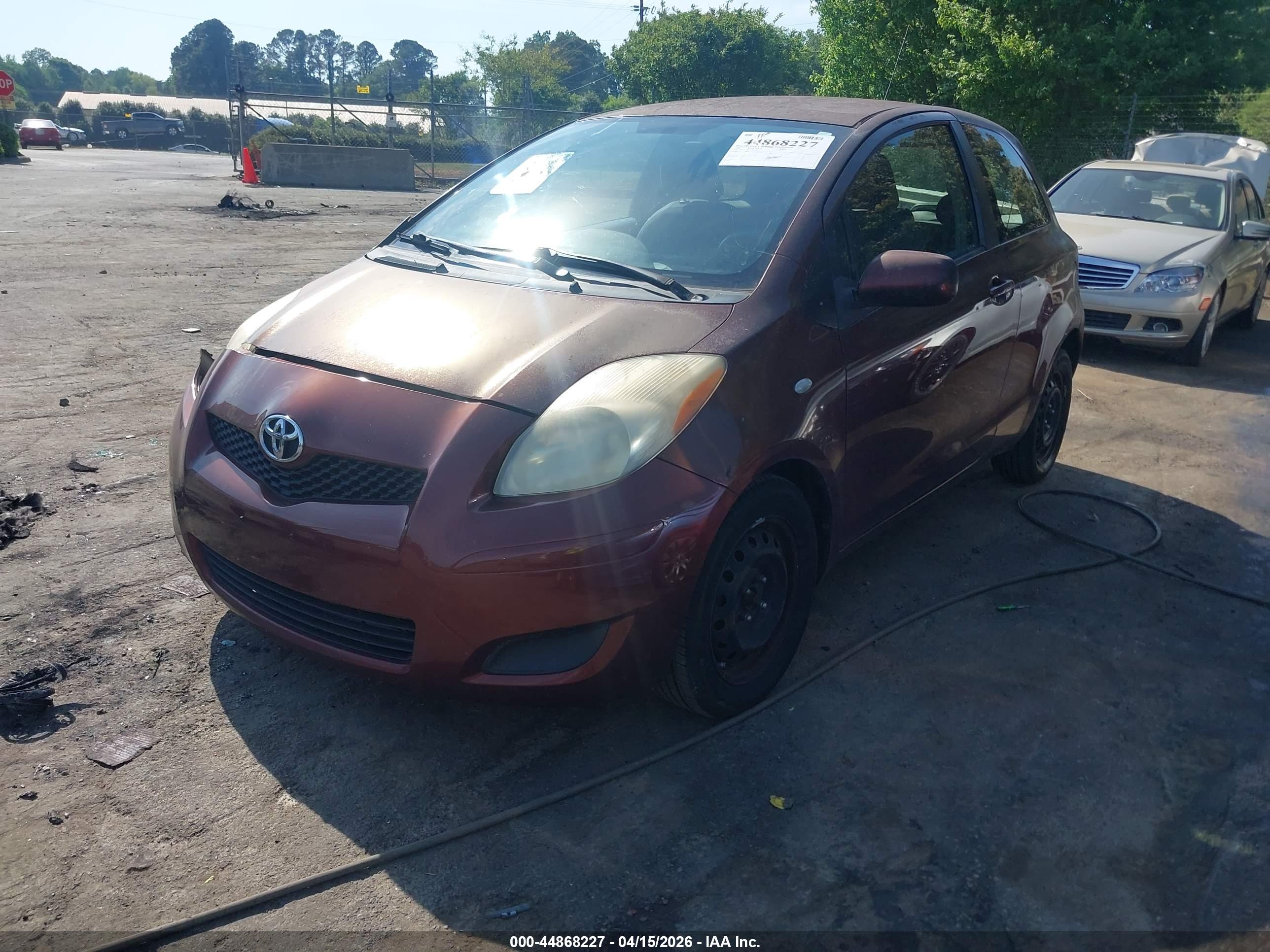 TOYOTA YARIS image 2