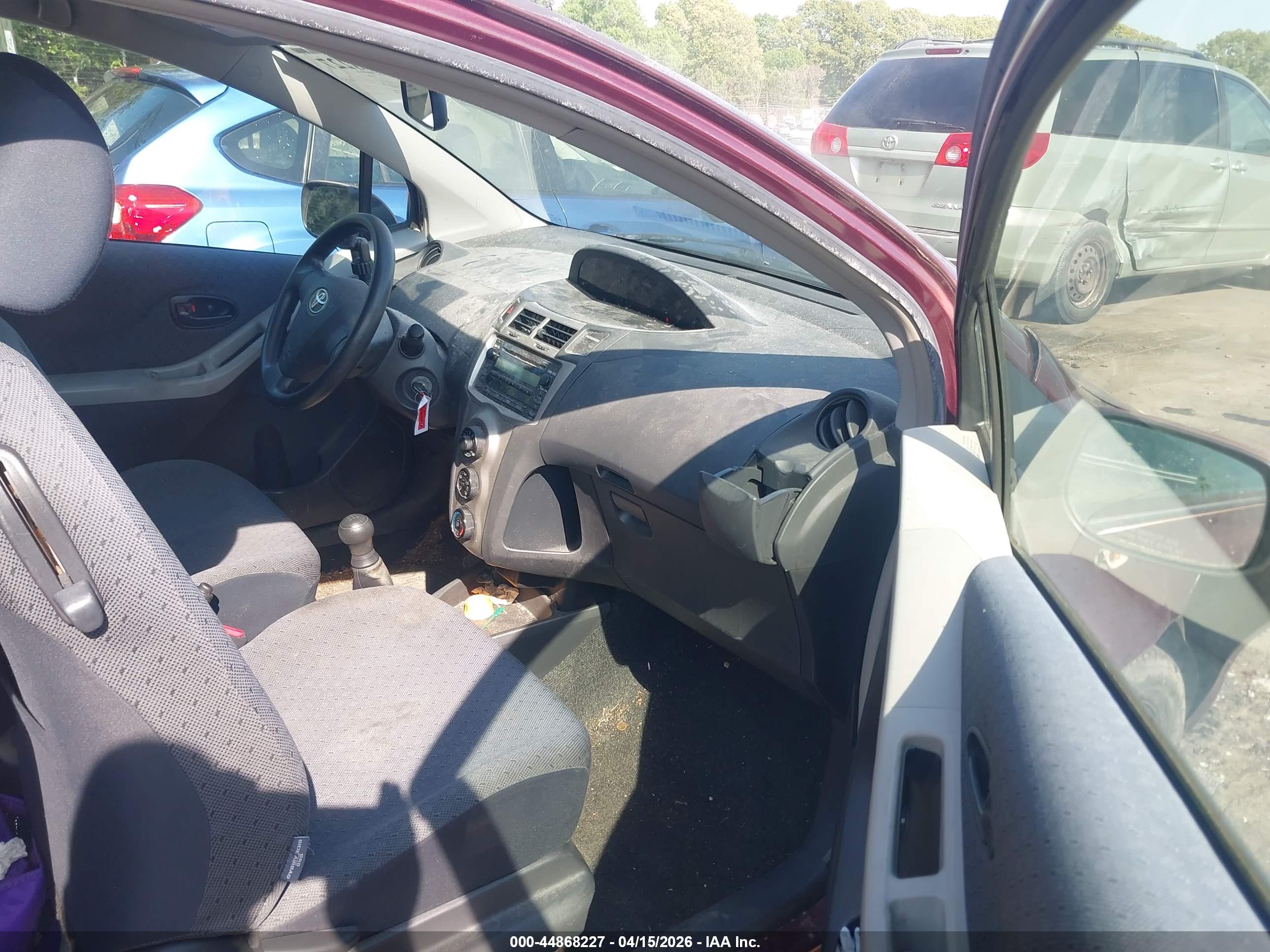 TOYOTA YARIS image 5