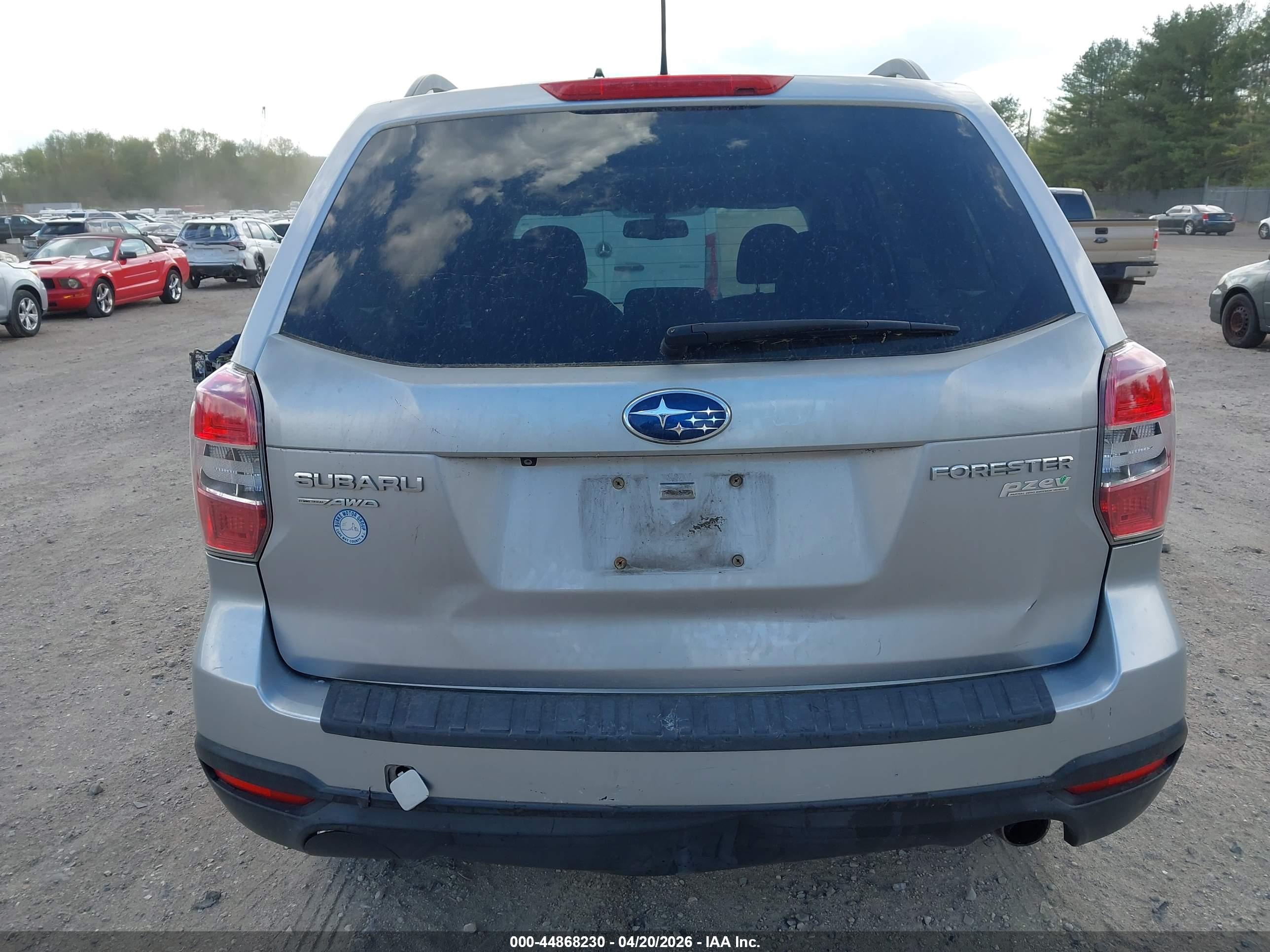 SUBARU FORESTER image 6