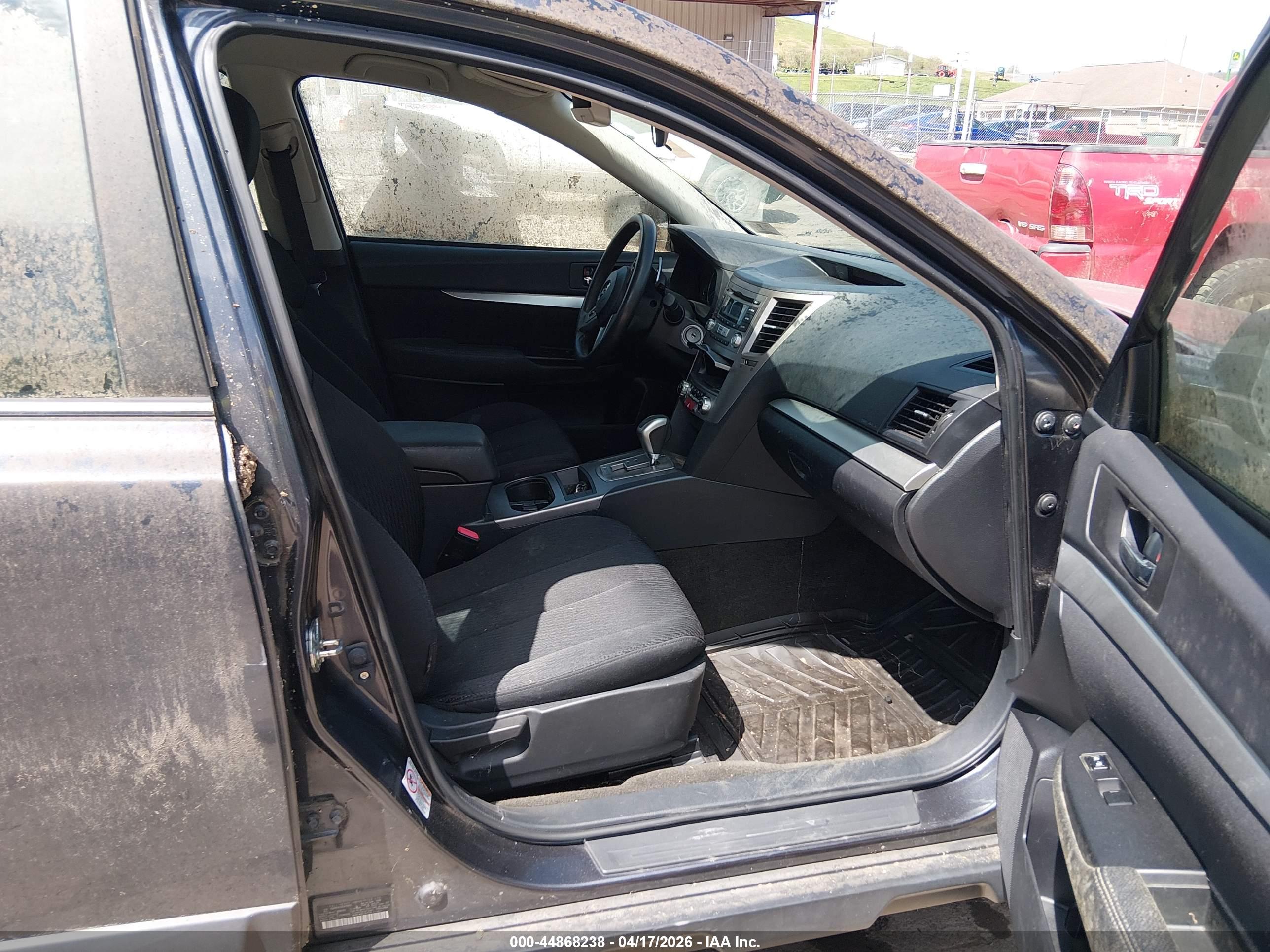 SUBARU OUTBACK image 5