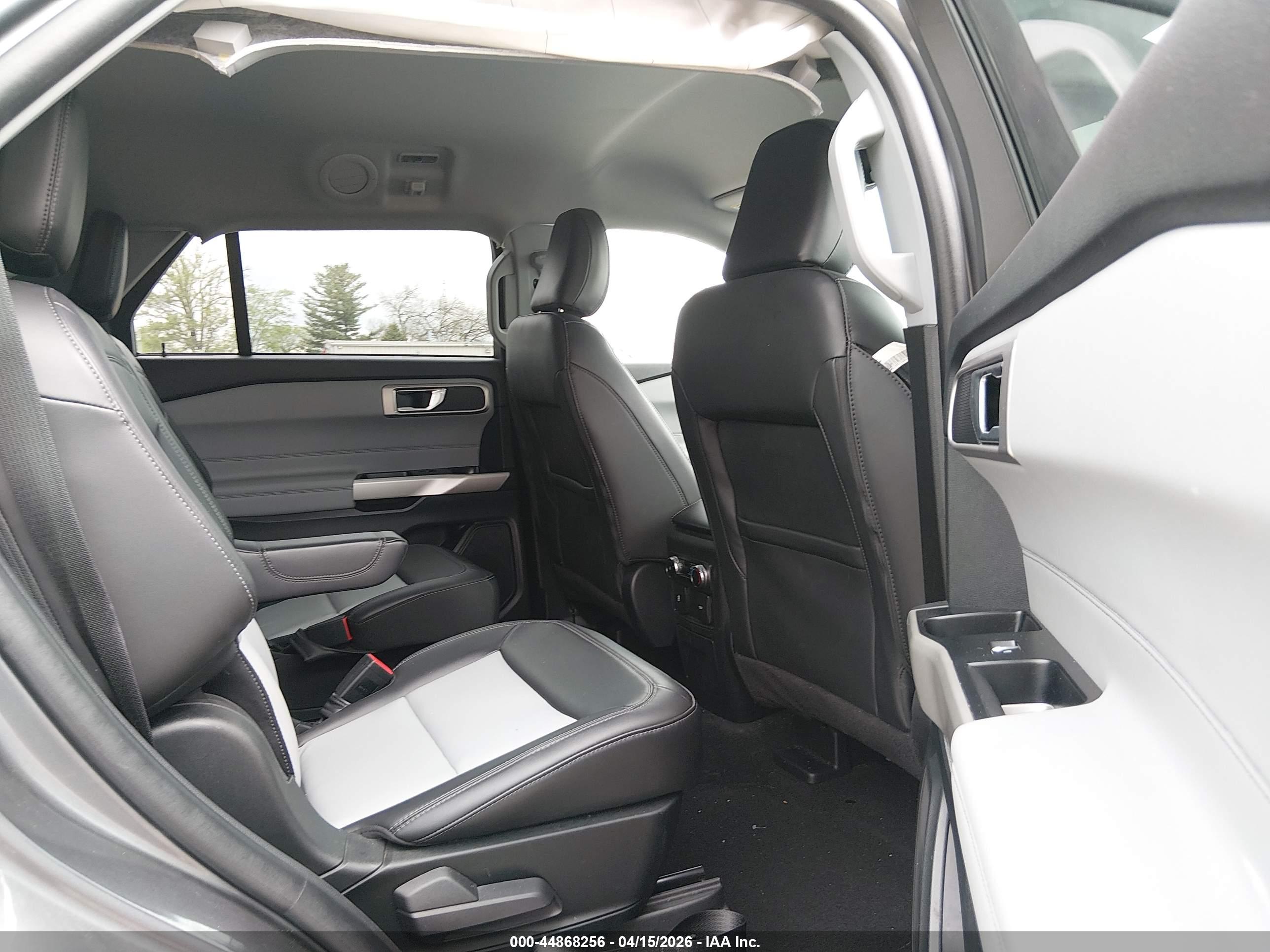 FORD EXPLORER image 8