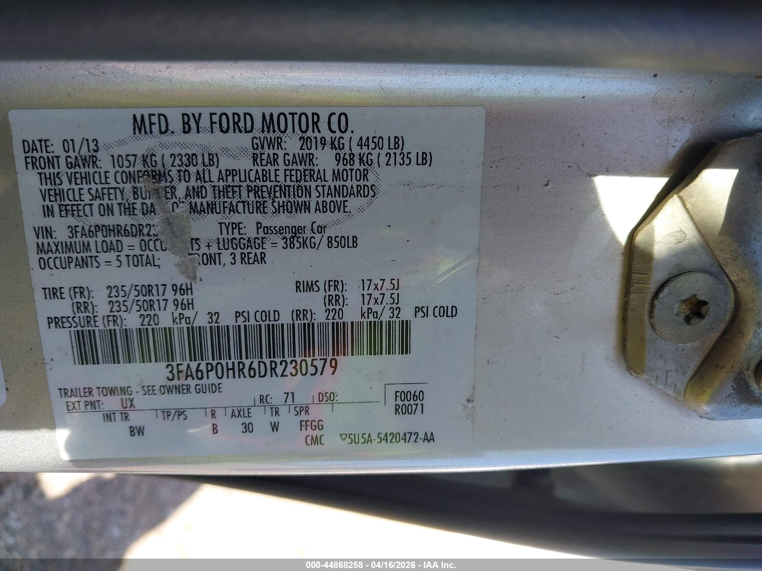 FORD FUSION image 9