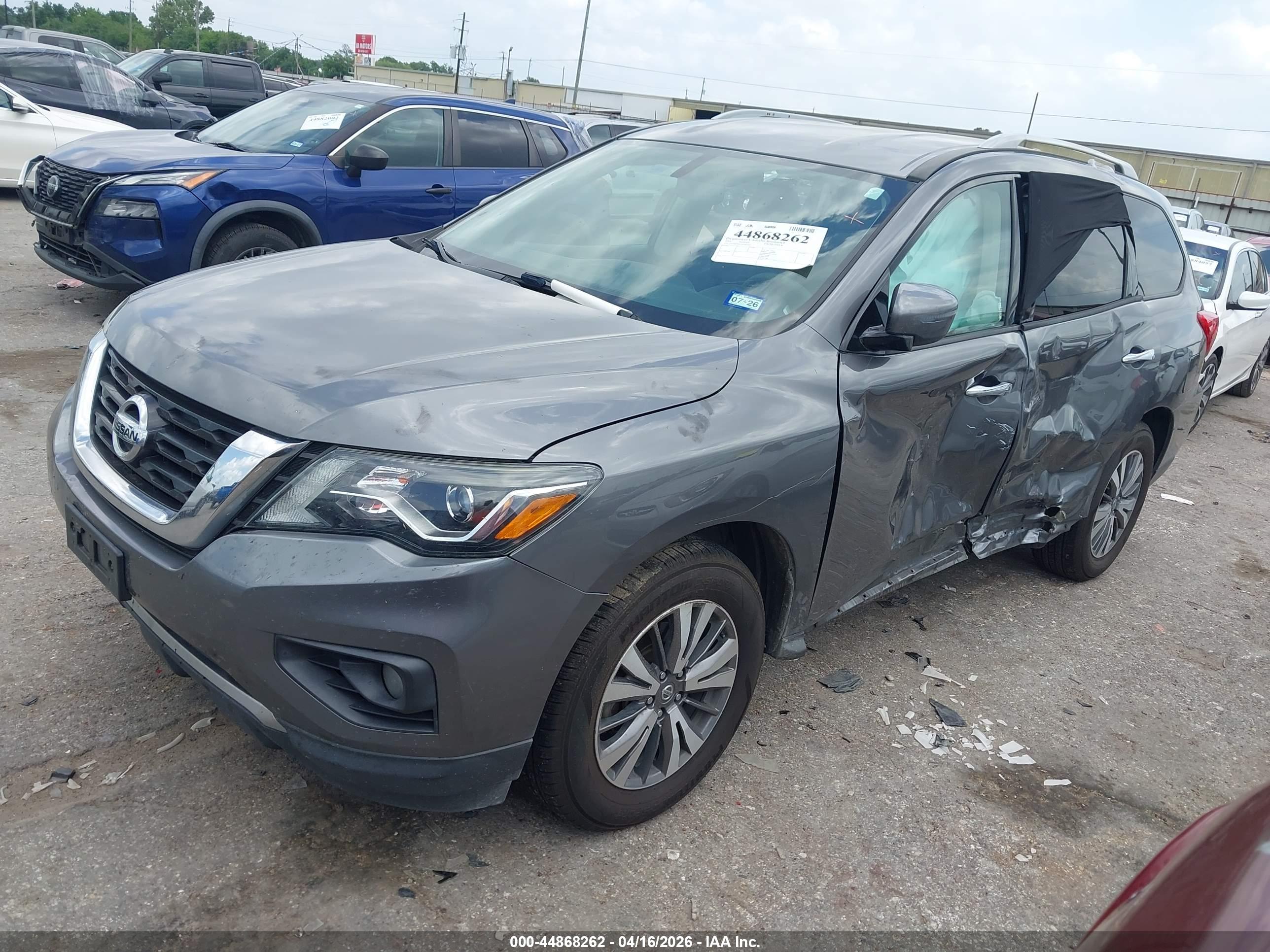 NISSAN PATHFINDER image 2