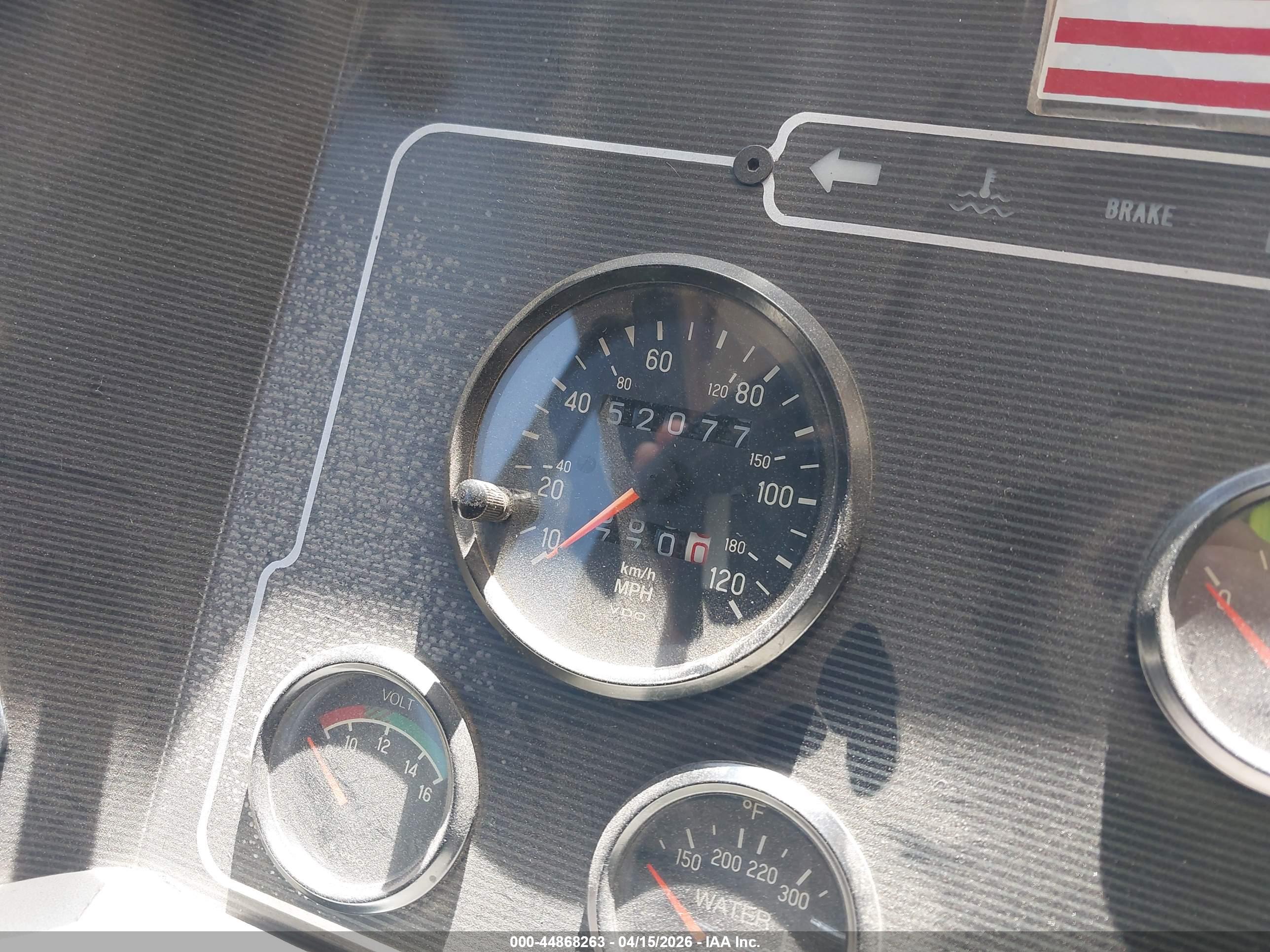 CHEVROLET P30 image 7