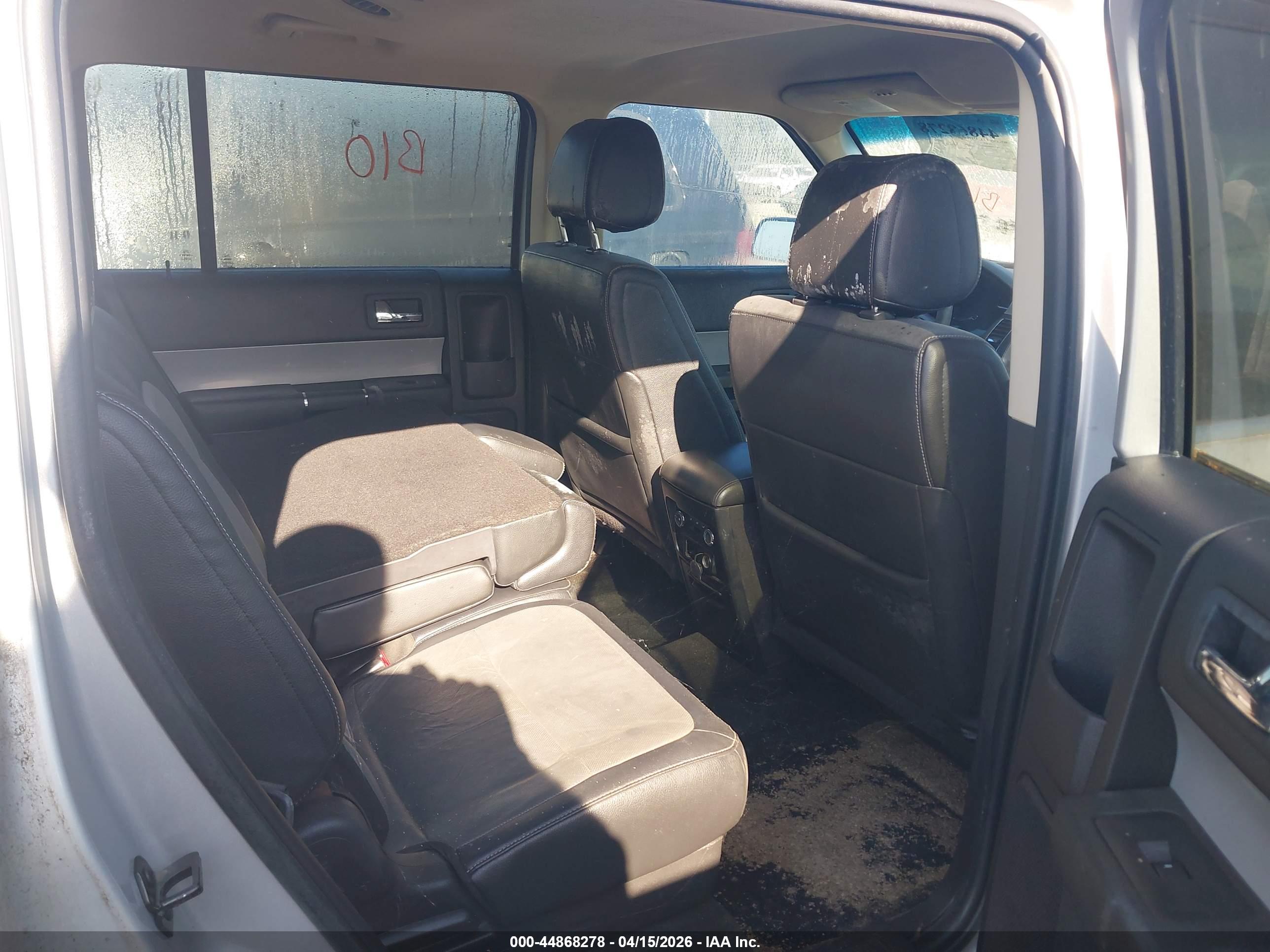 FORD FLEX image 8