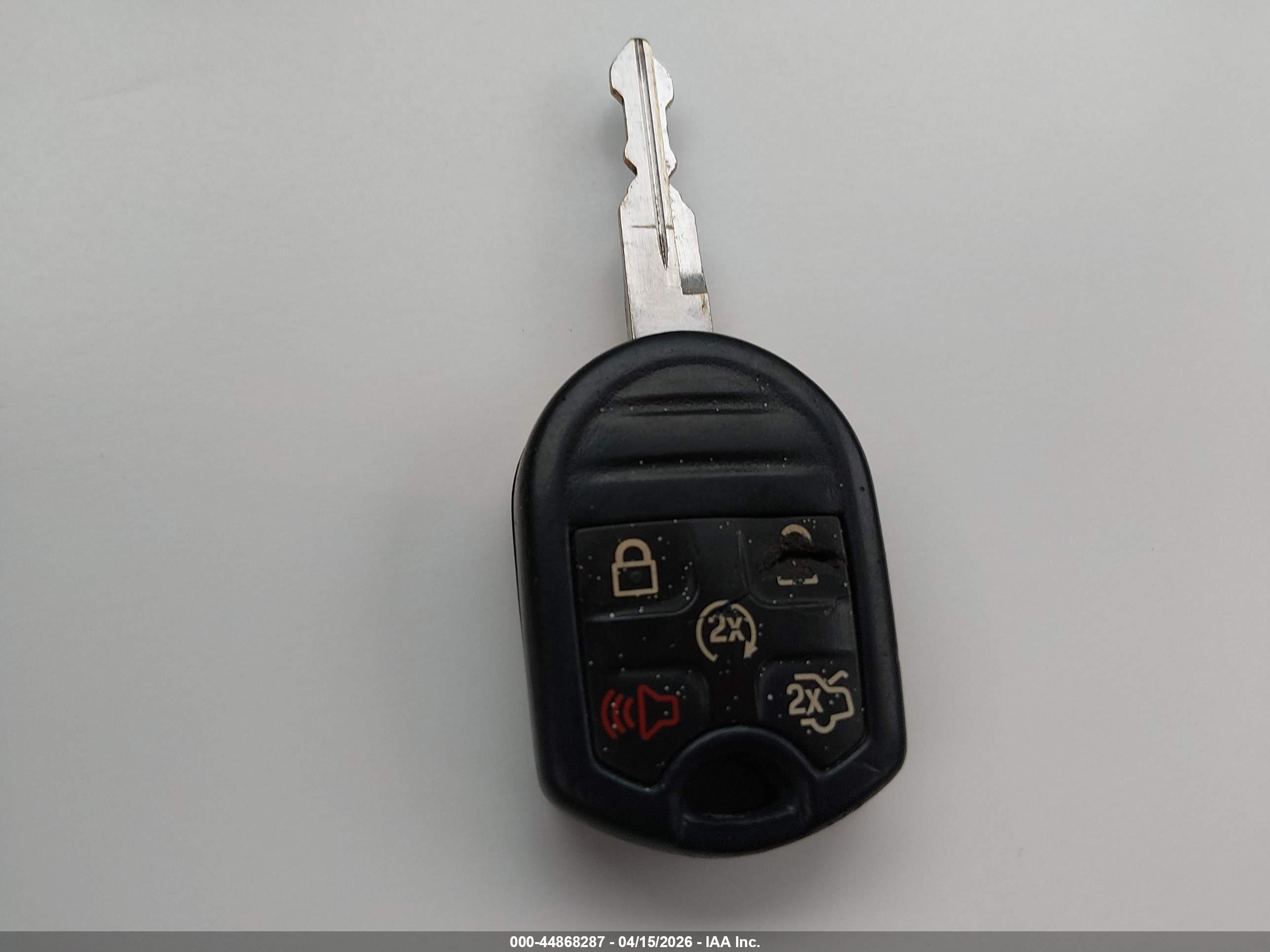 FORD TAURUS image 11