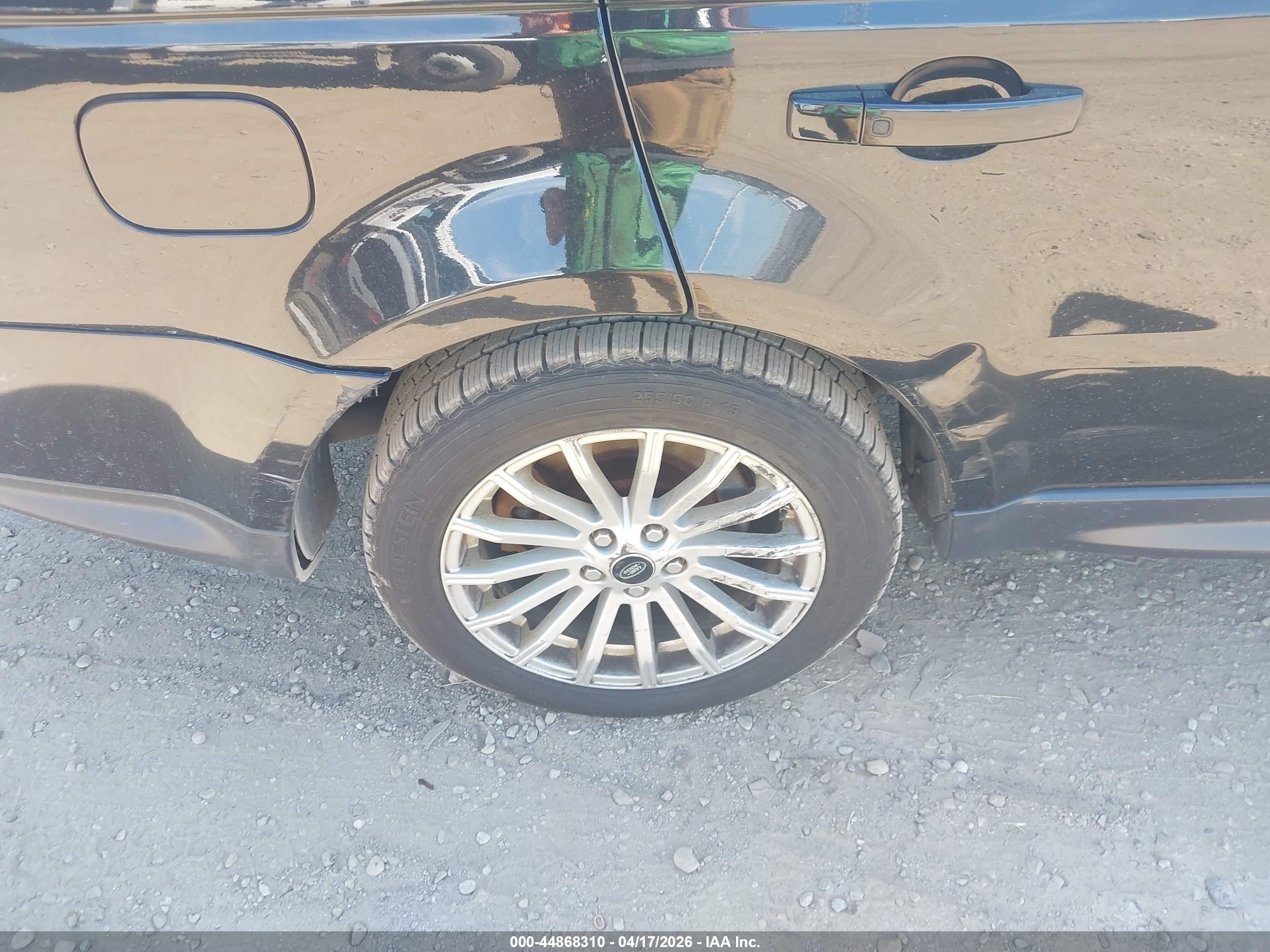 LAND ROVER image 6