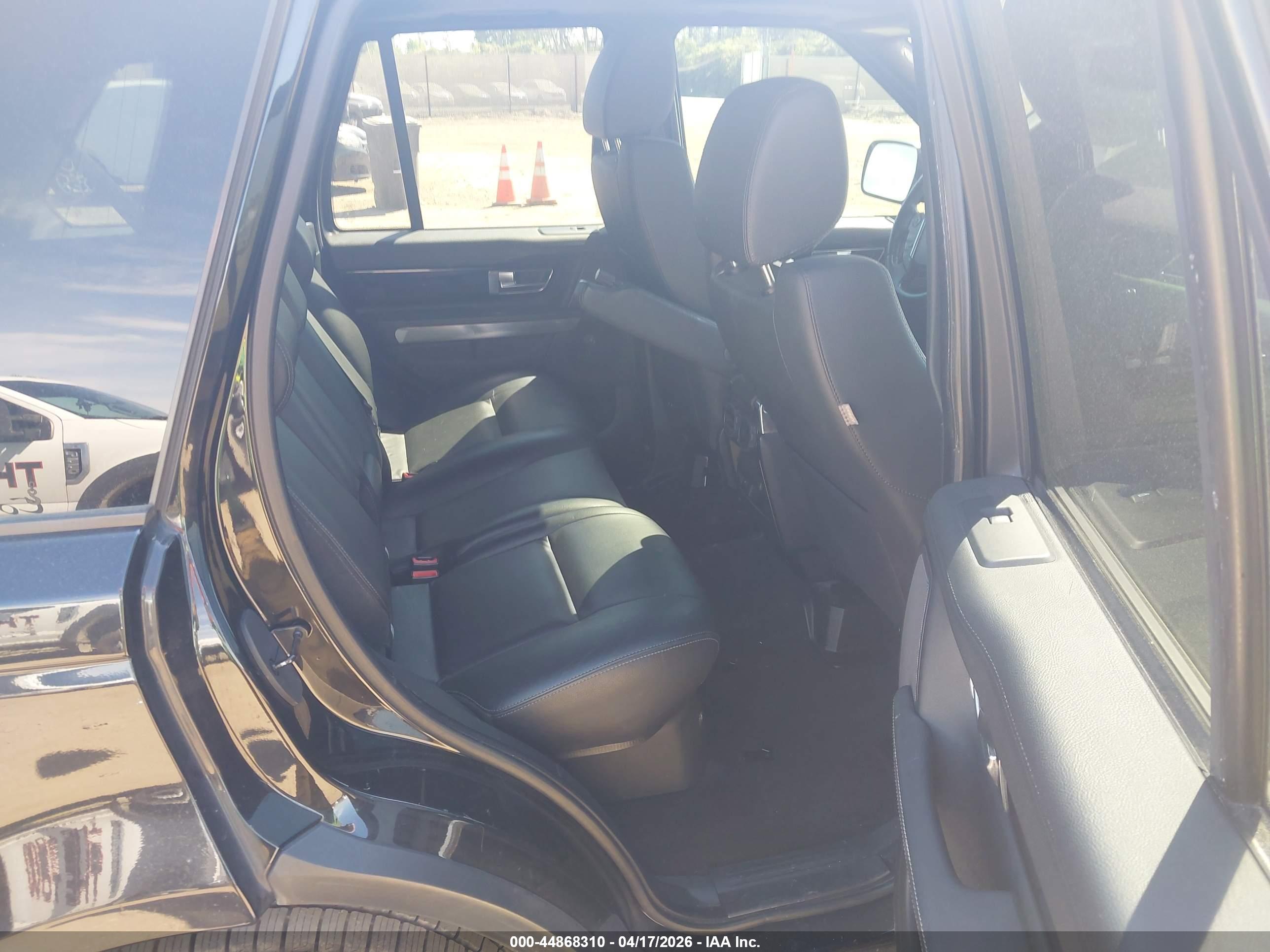 LAND ROVER image 8