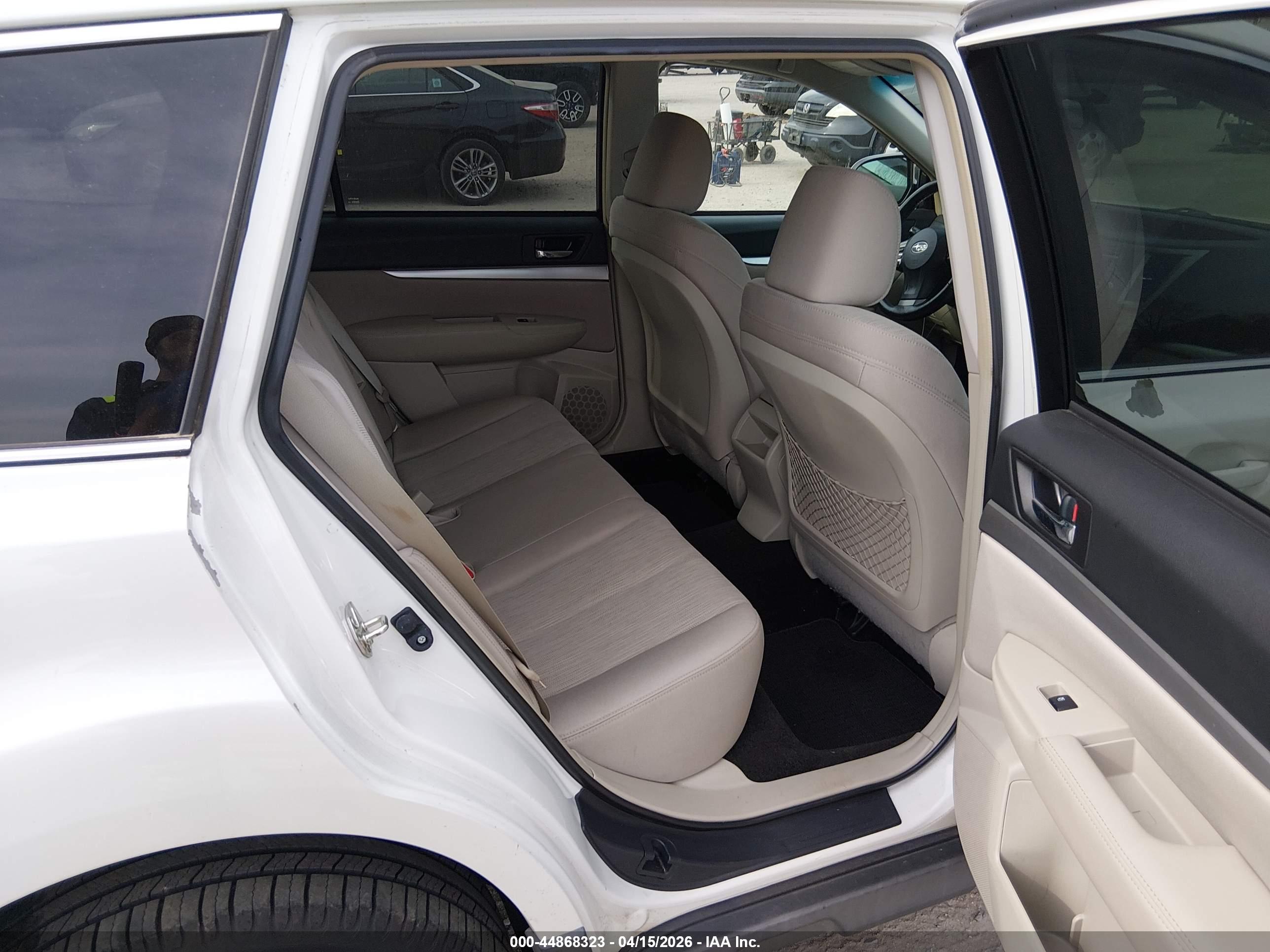 SUBARU OUTBACK image 8