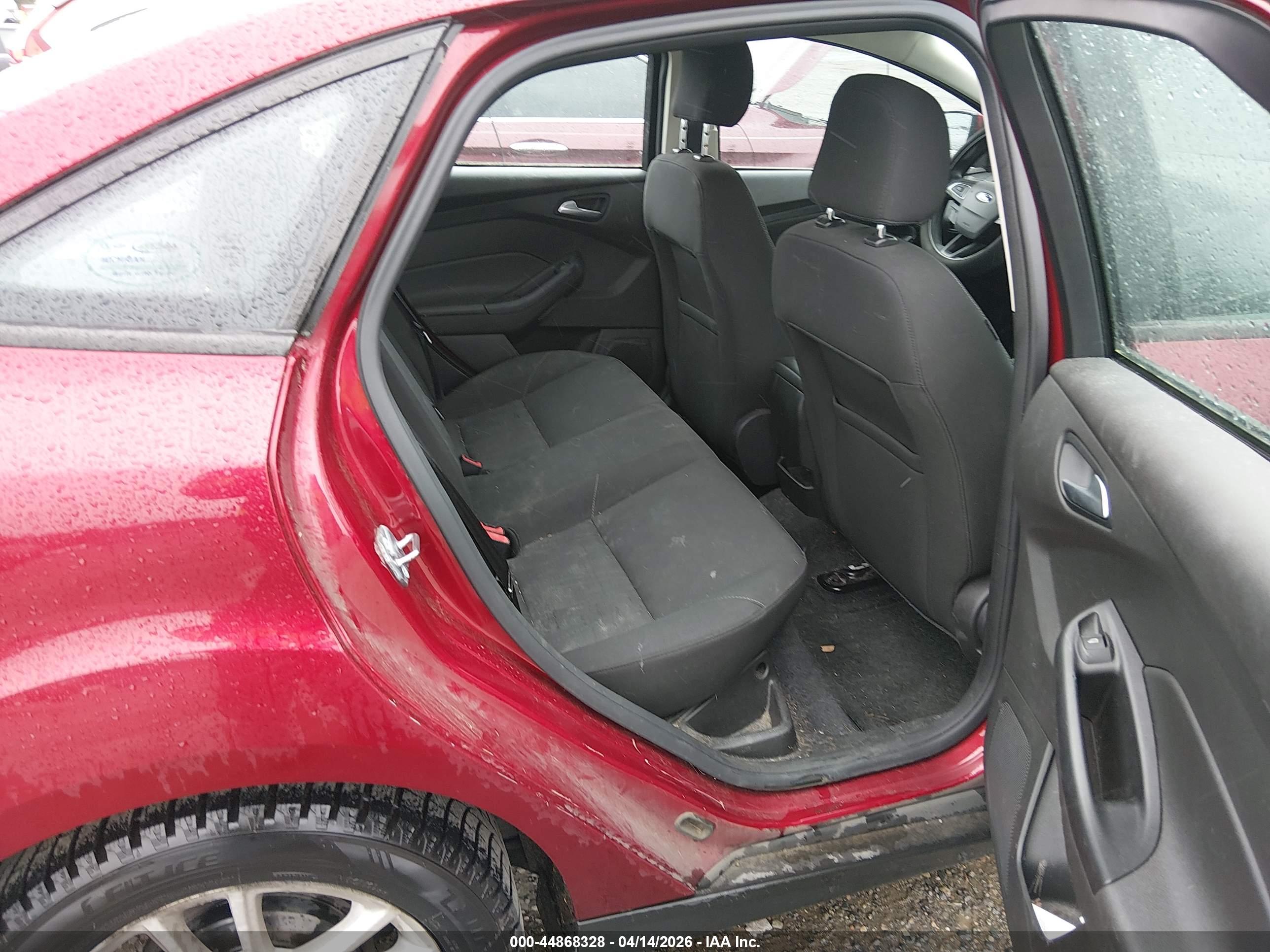 FORD FOCUS image 8