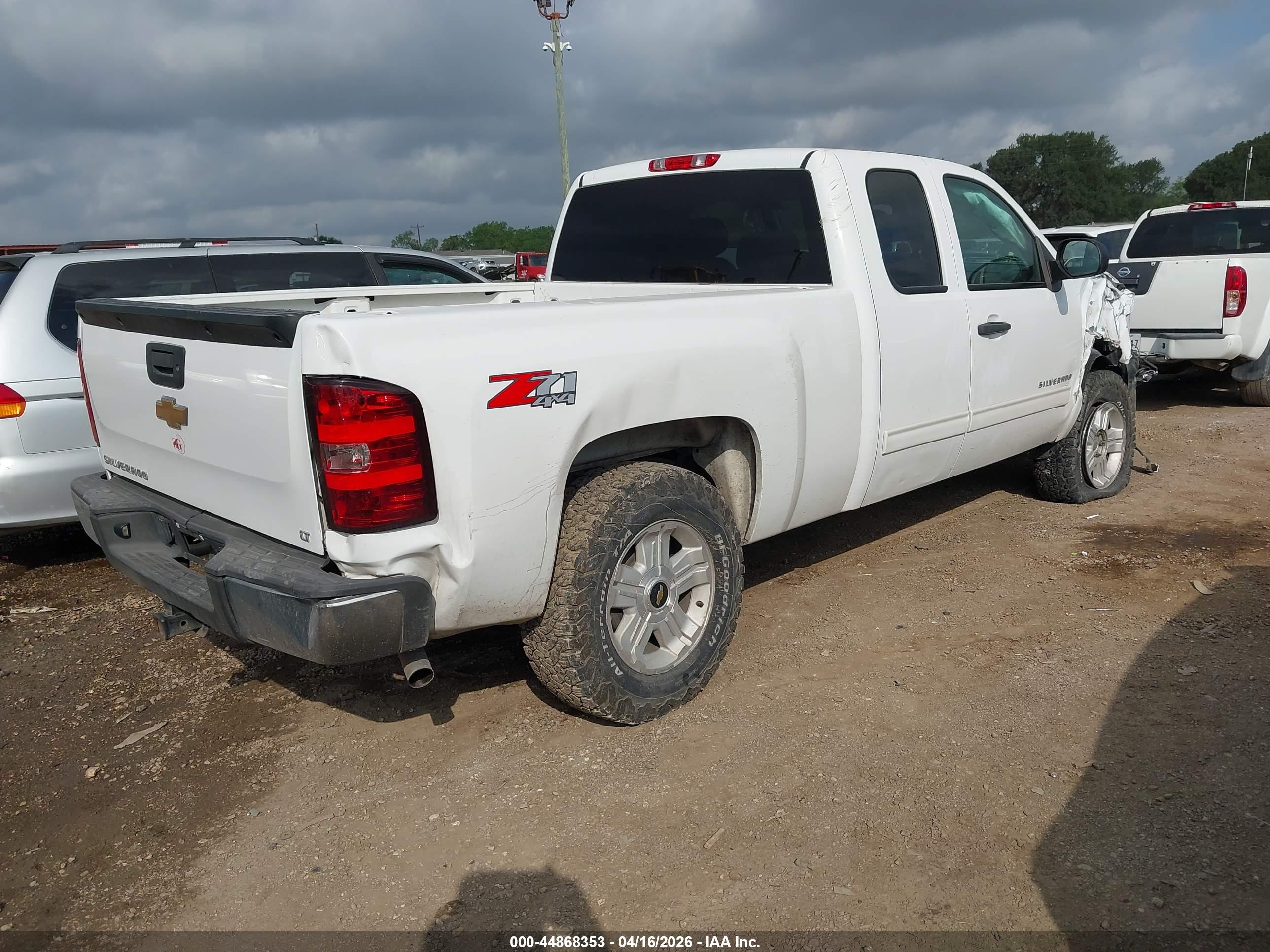 CHEVROLET SILVERADO image 4