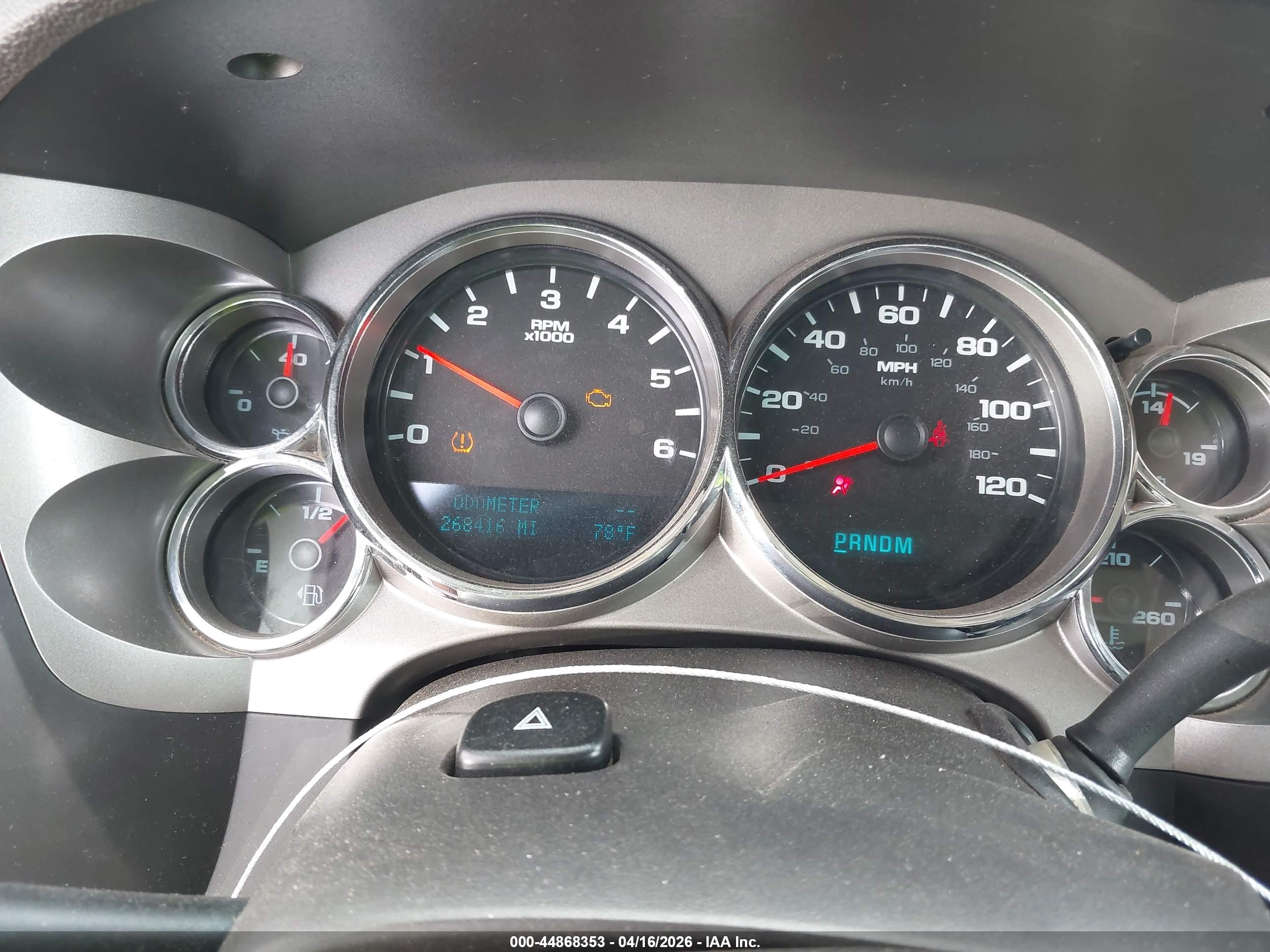 CHEVROLET SILVERADO image 7