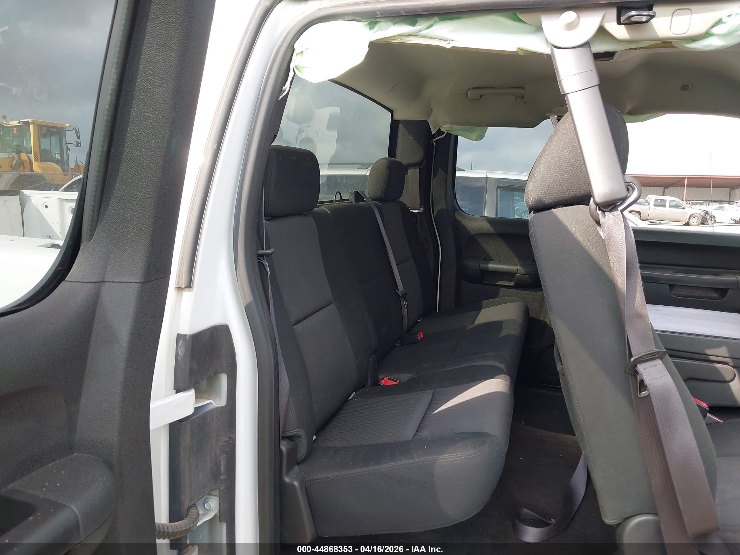 CHEVROLET SILVERADO image 8