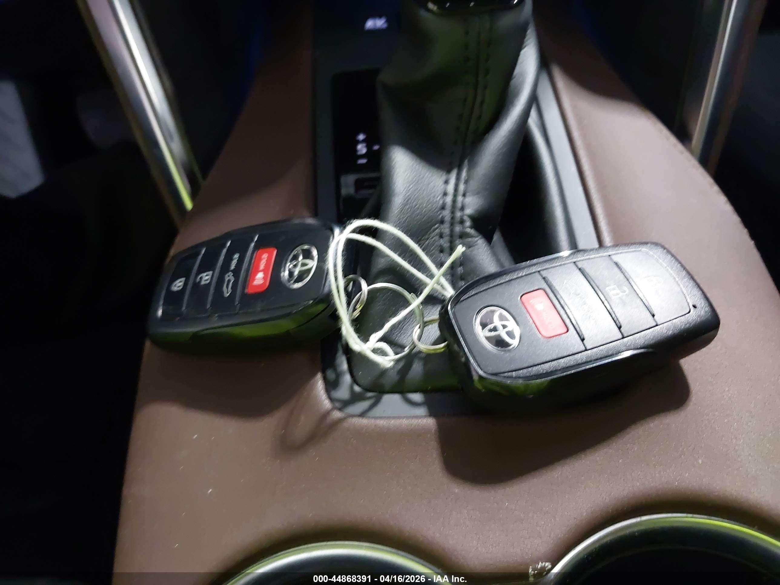 TOYOTA VENZA image 11