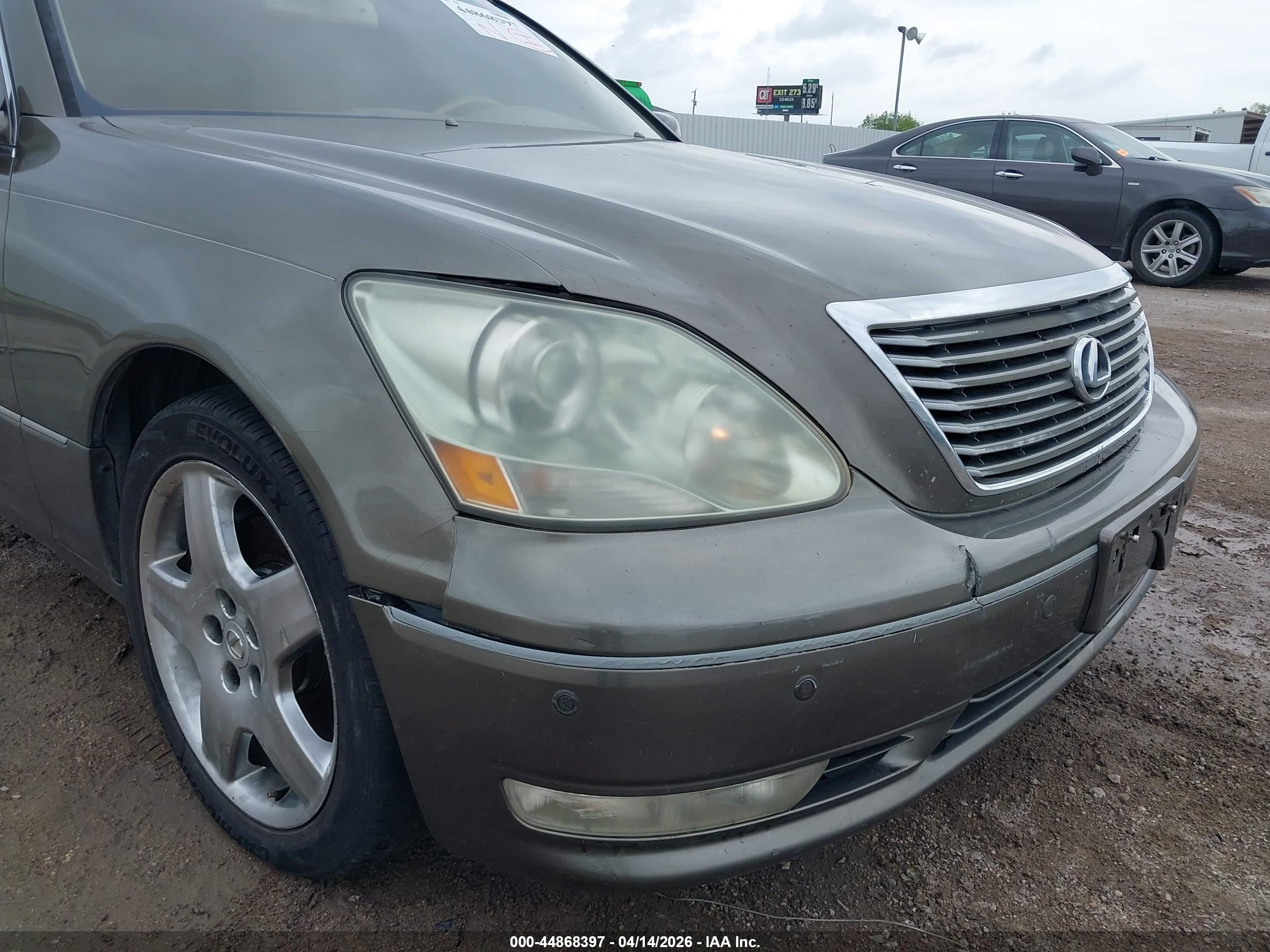 LEXUS LS image 6