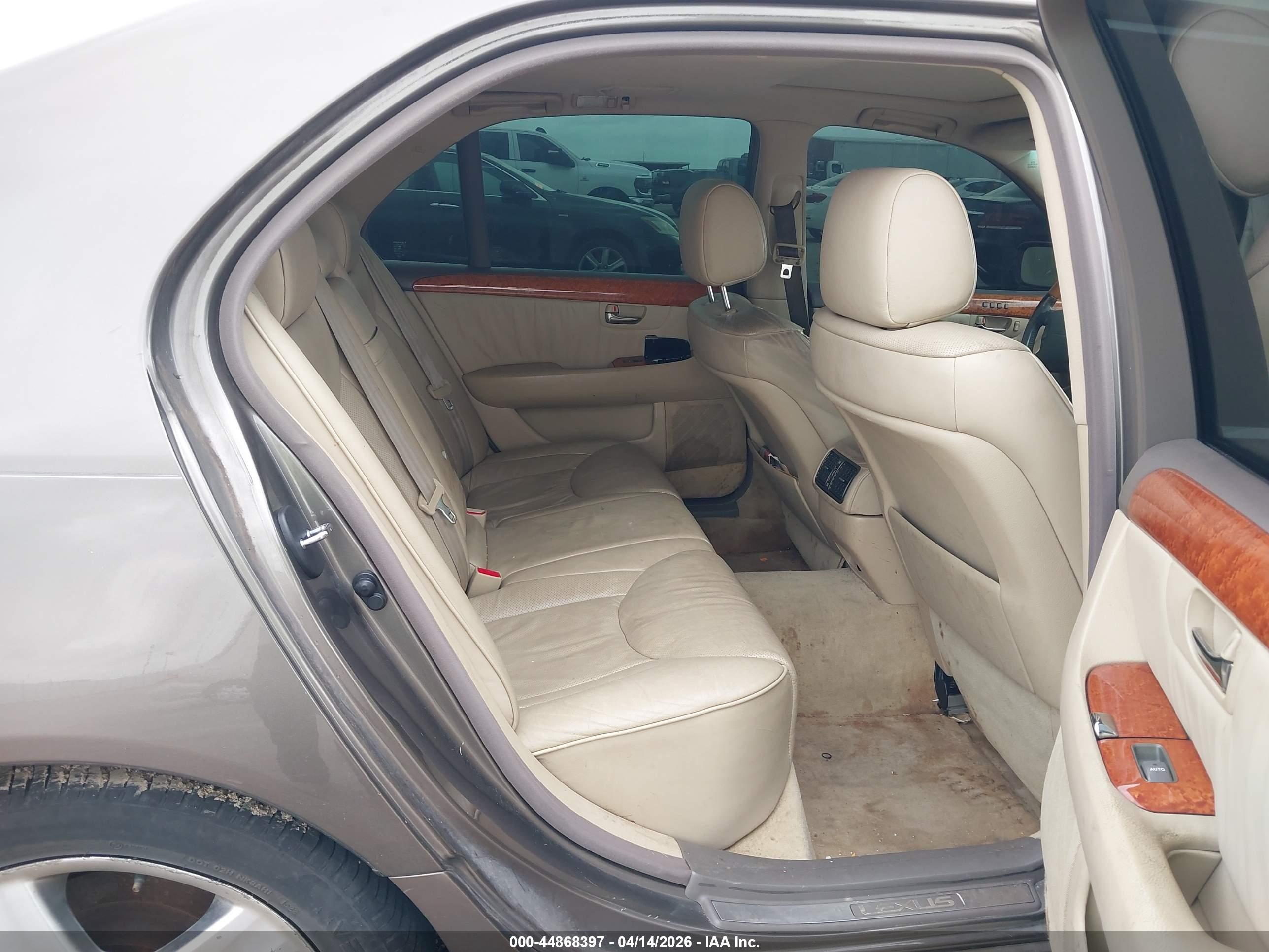 LEXUS LS image 8