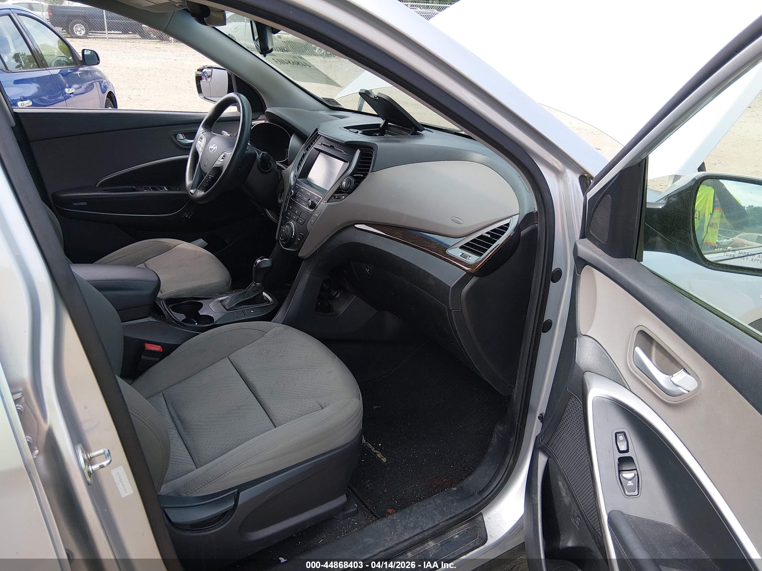 HYUNDAI SANTA image 5