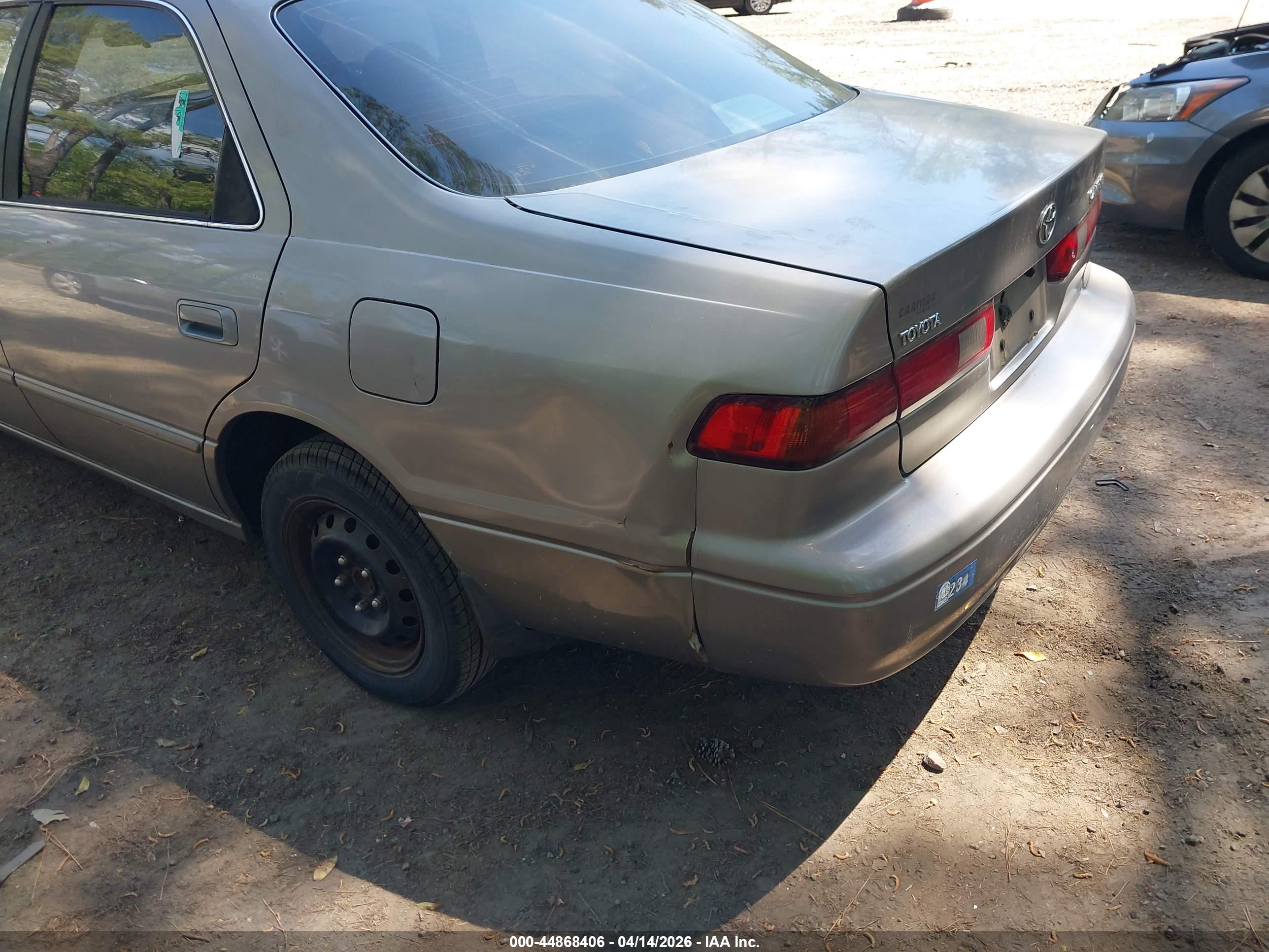 TOYOTA CAMRY image 6