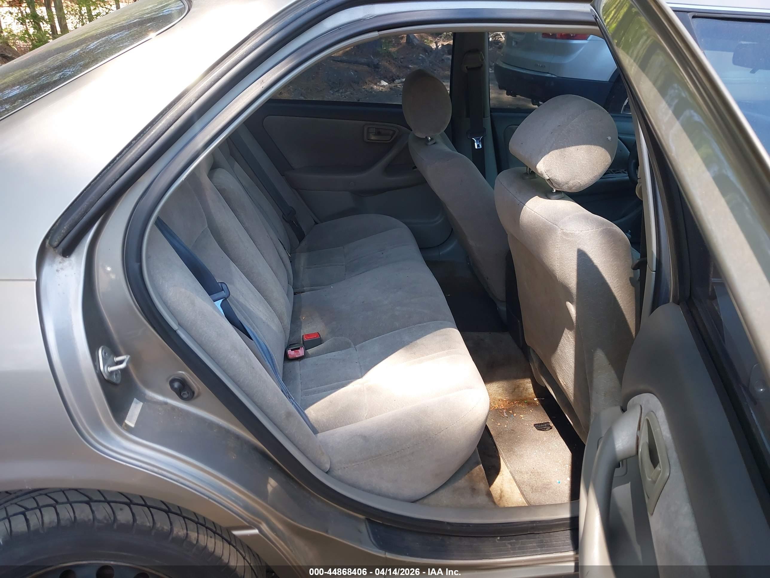 TOYOTA CAMRY image 8
